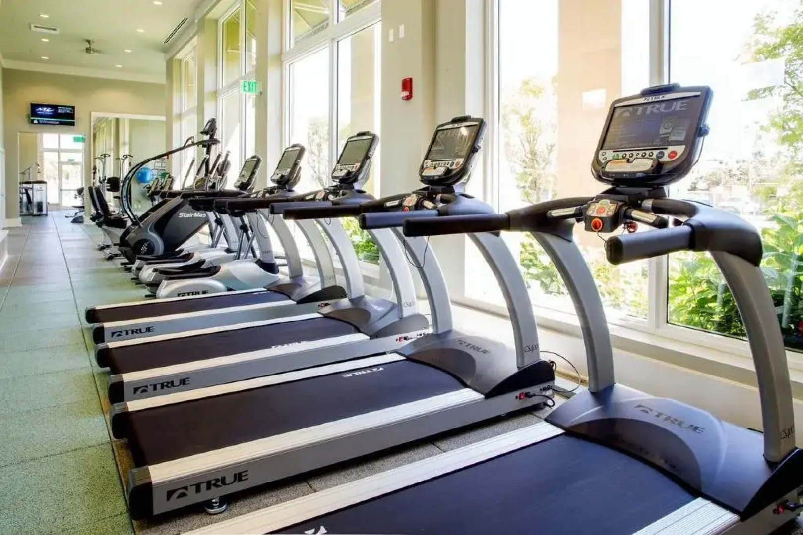 Mare Azur Miami Luxury Apartments by Grand Bay