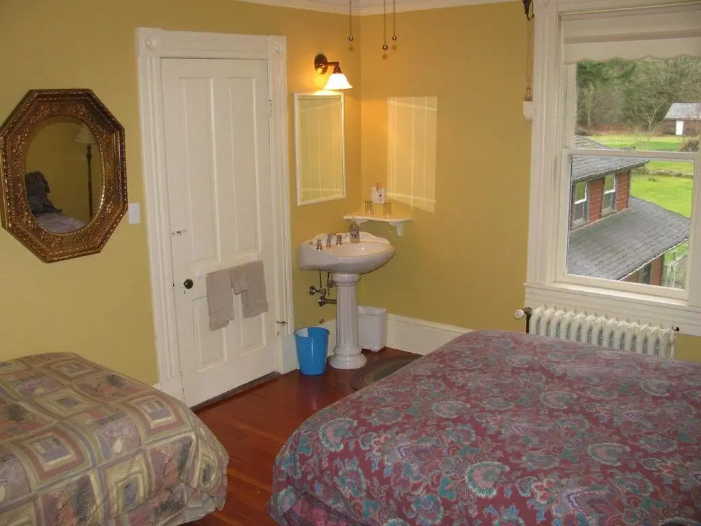 Sasquatch Crossing Eco Lodge B&B