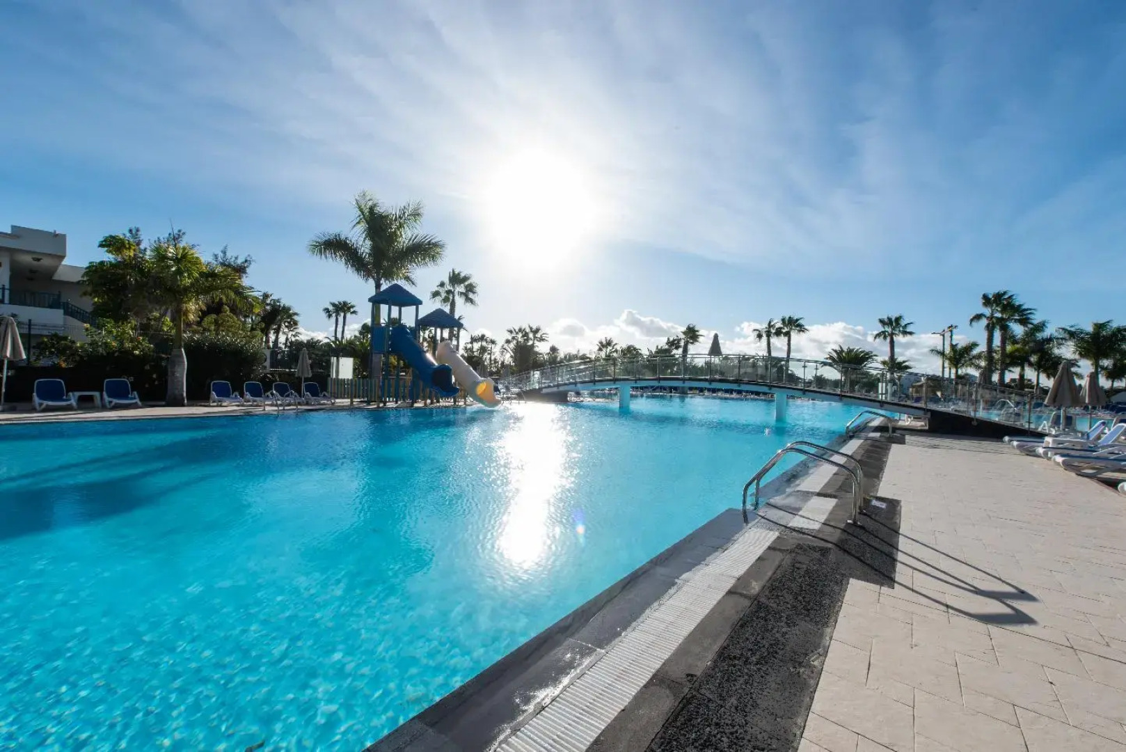 Отель THB Tropical Island Aparthotel