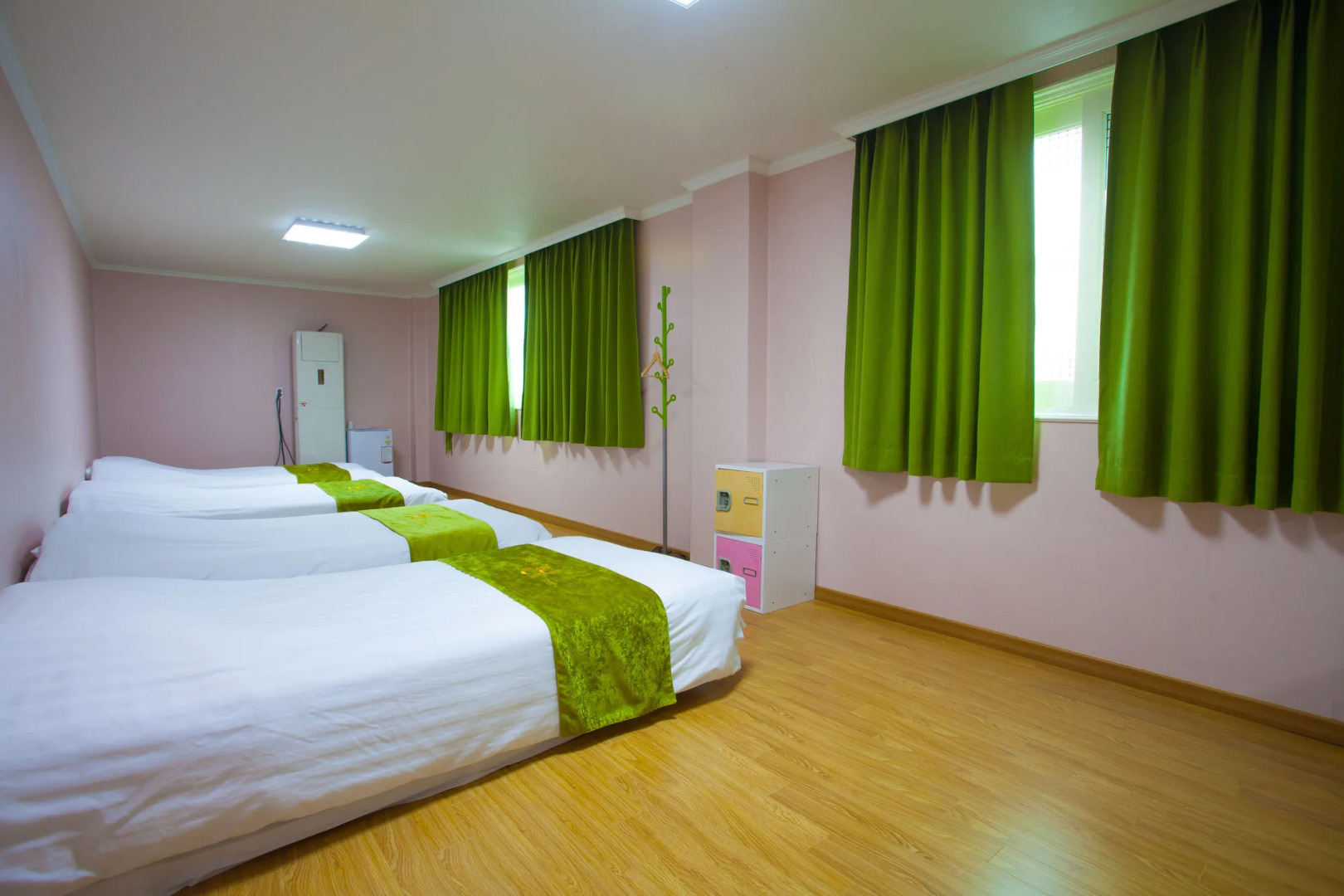 Jeju R Hotel & Guest House - Hostel