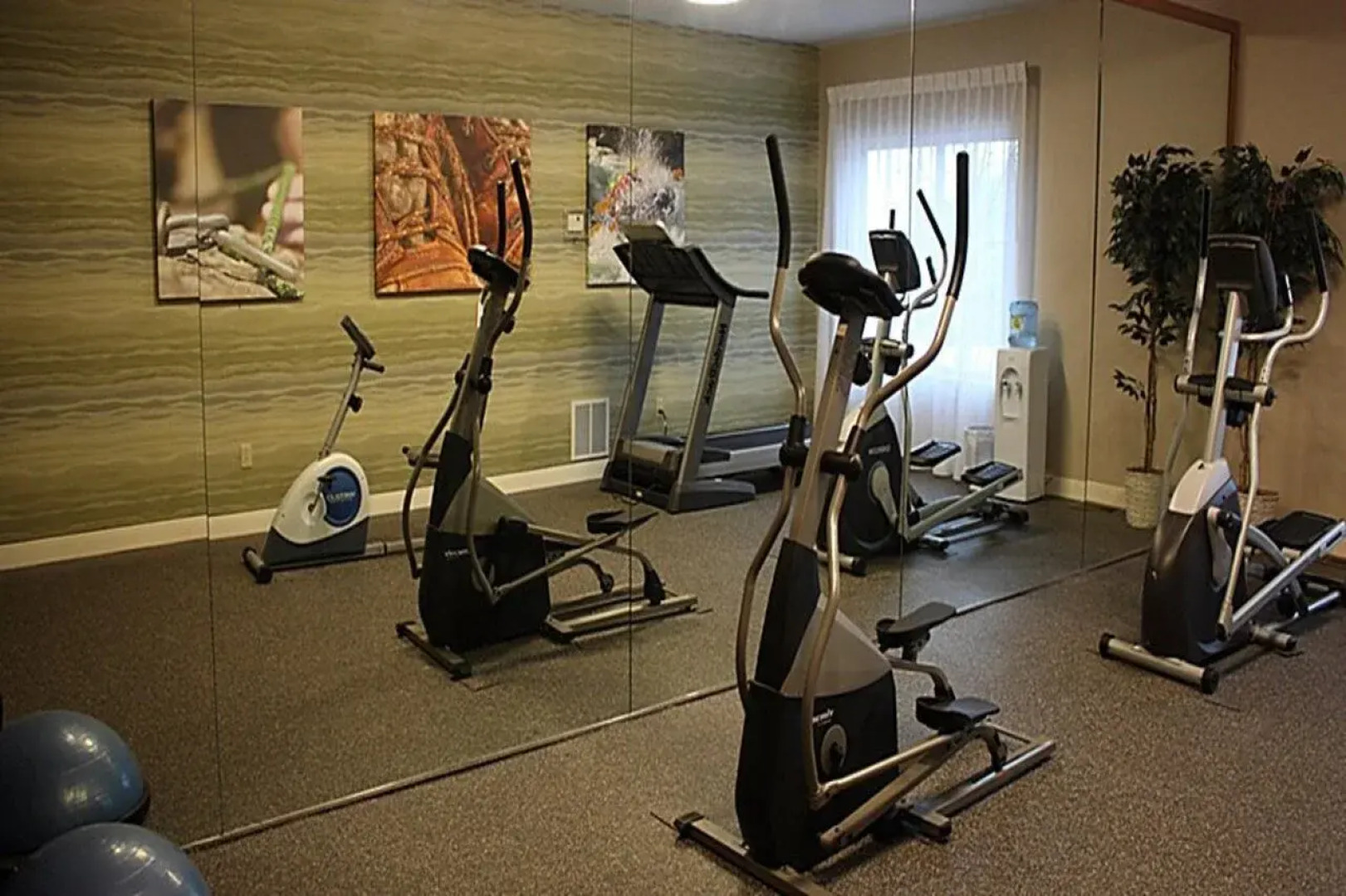 Holiday Inn Express Munising-Lakeview by IHG