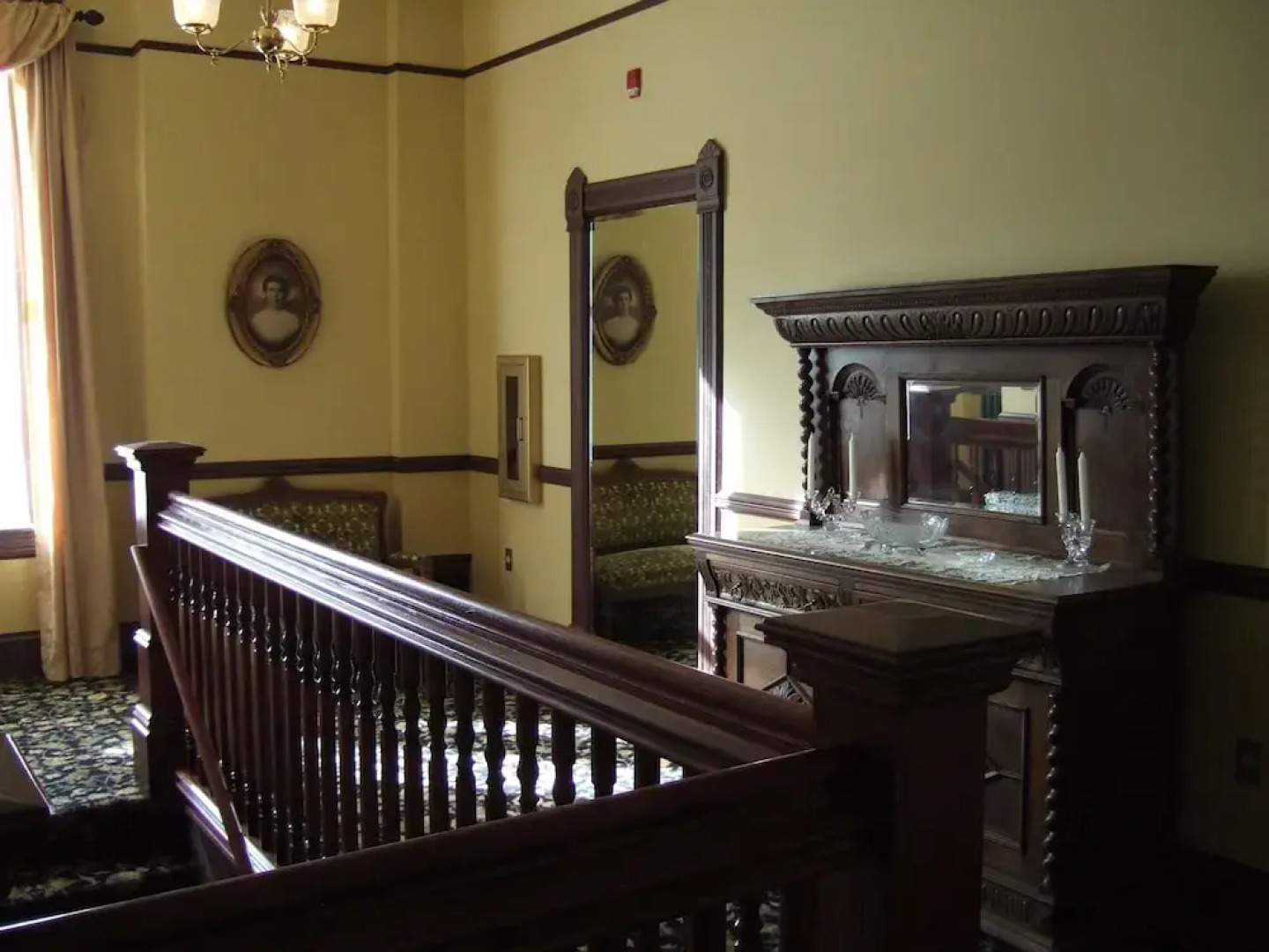 Martin & Mason Hotel