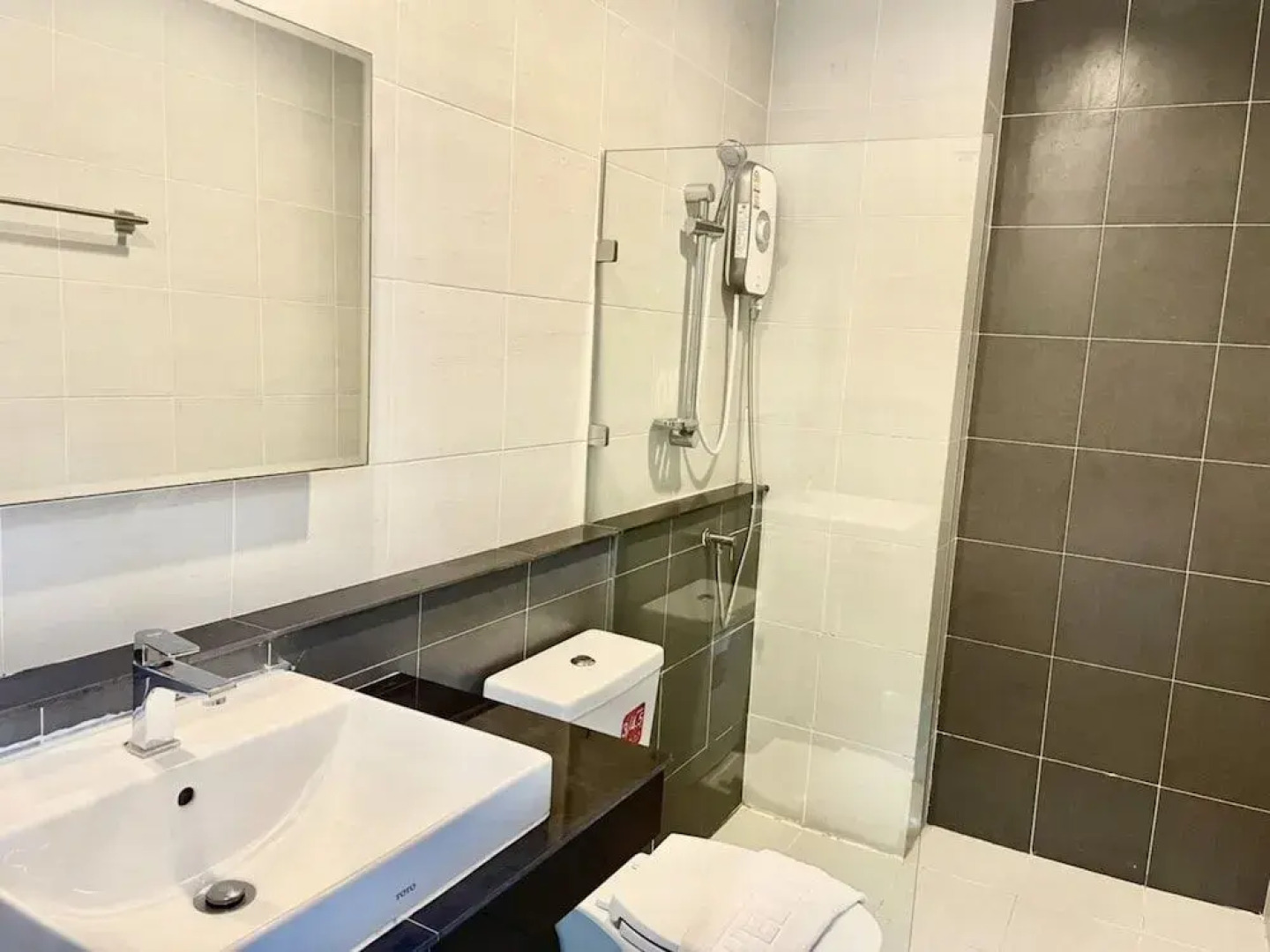 The Living Hotel SamutPrakan