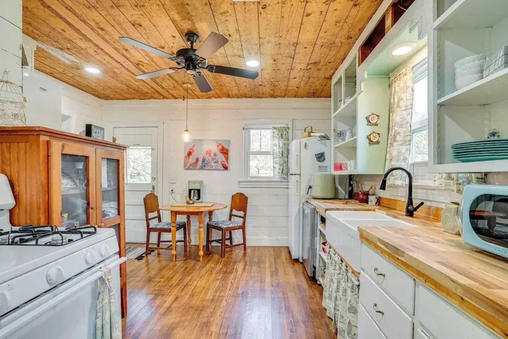 4 Mi to Dinosaur Valley: Rustic Glen Rose Cottage!