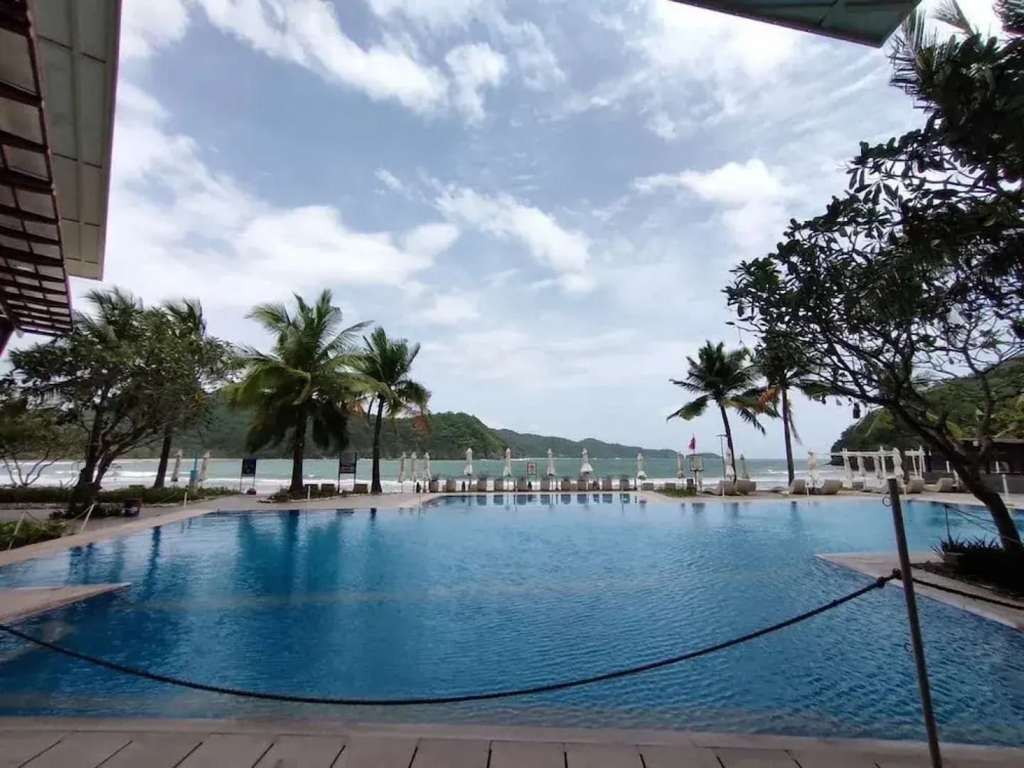 Dr Calayan's 2BR Condo at Pico De Loro