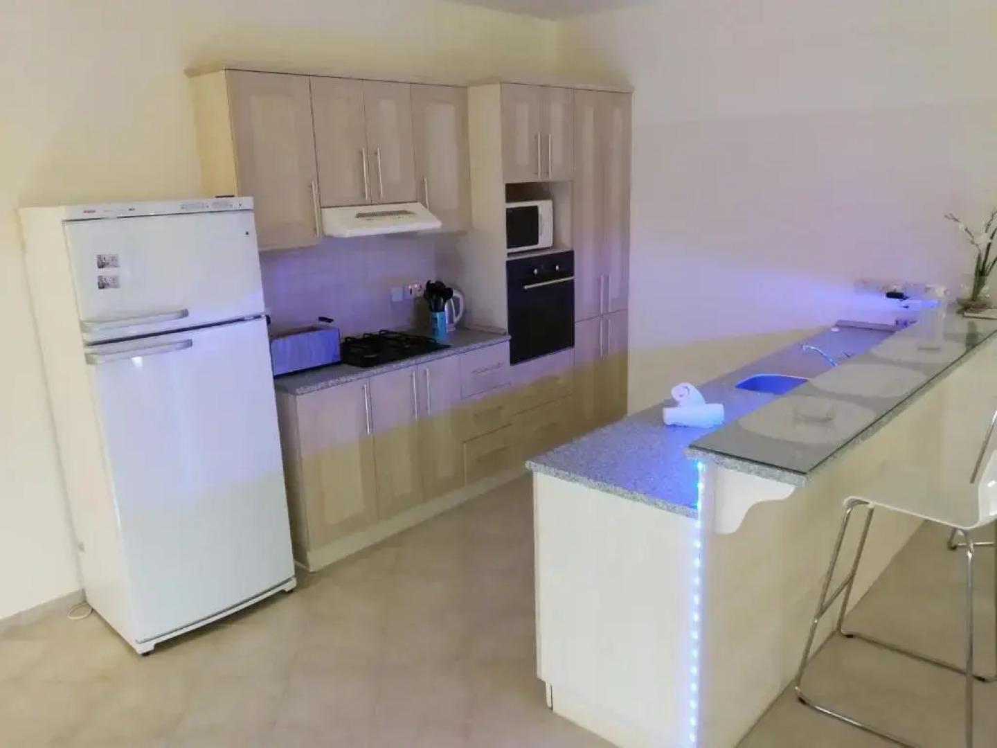 Impeccable 2 bed Penthouse