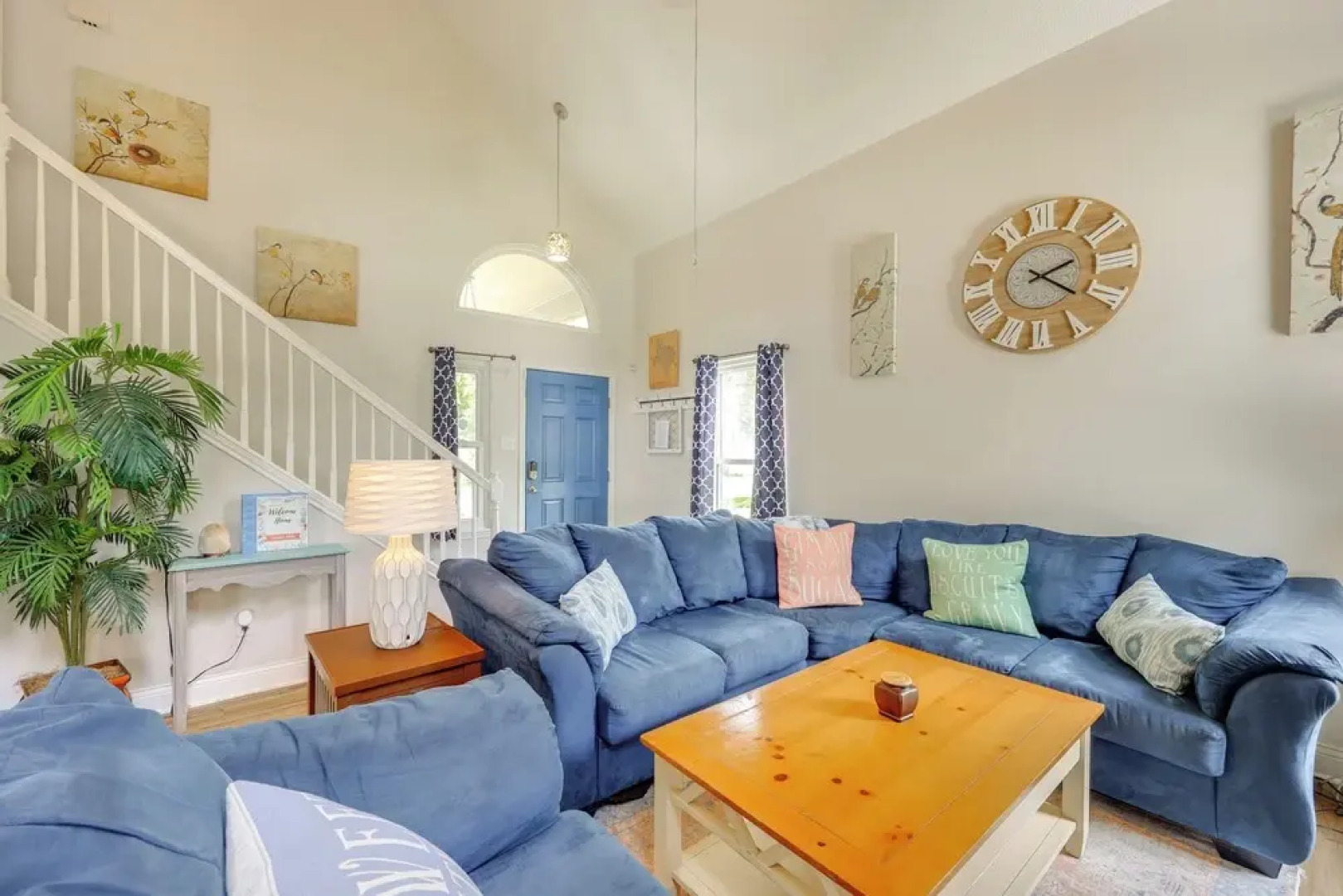 Hot Tub & Game Room: Spacious Live Oak Home!