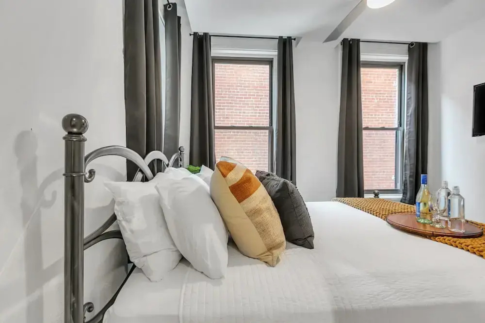 RESTAURANT on site. Walk to everything by RedAwning