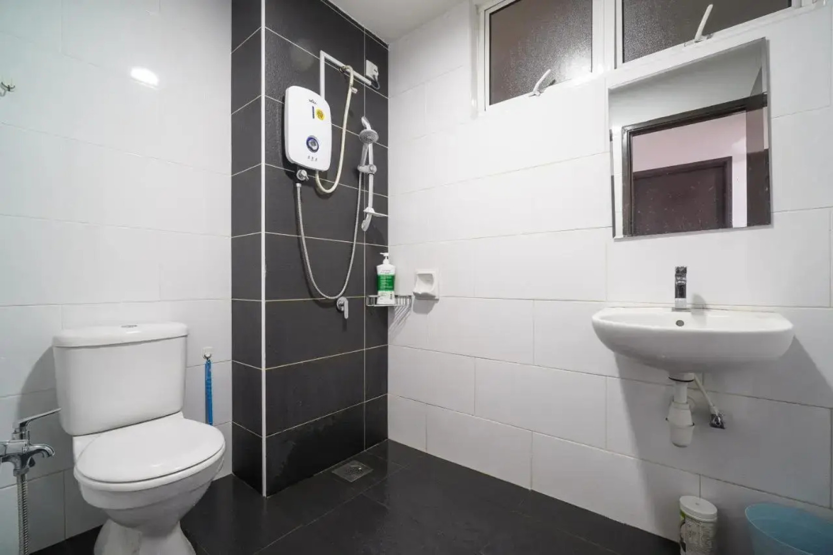 Lovely 2Br Majestic Condo 6 Pax Pool View