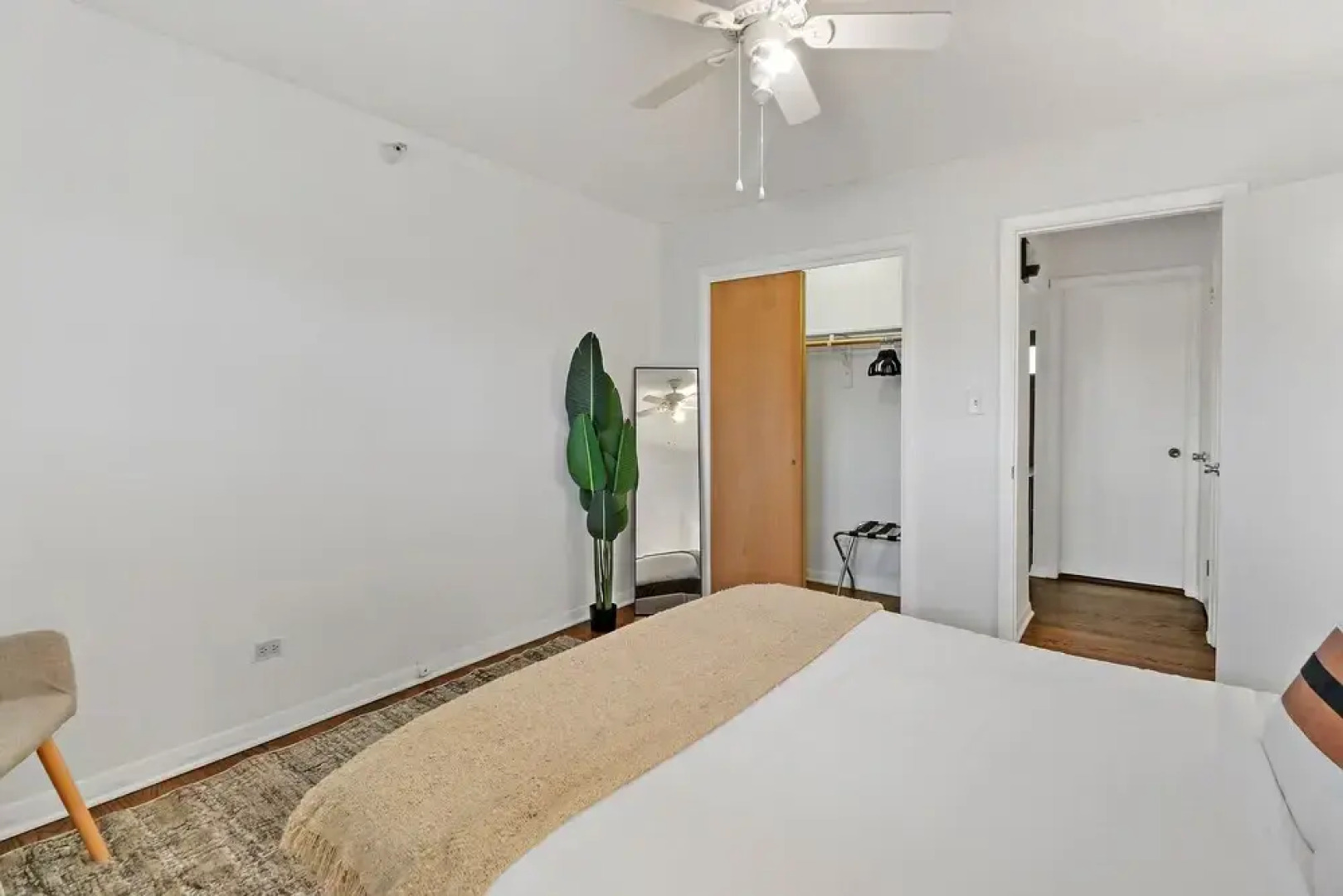 Picturesque 1BR Apt in Arlington Heights