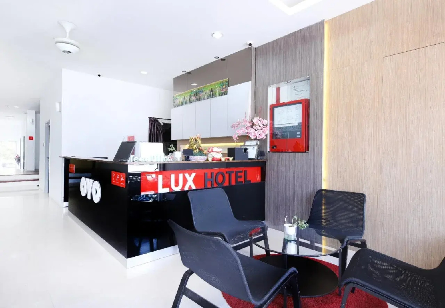 Lux Hotel