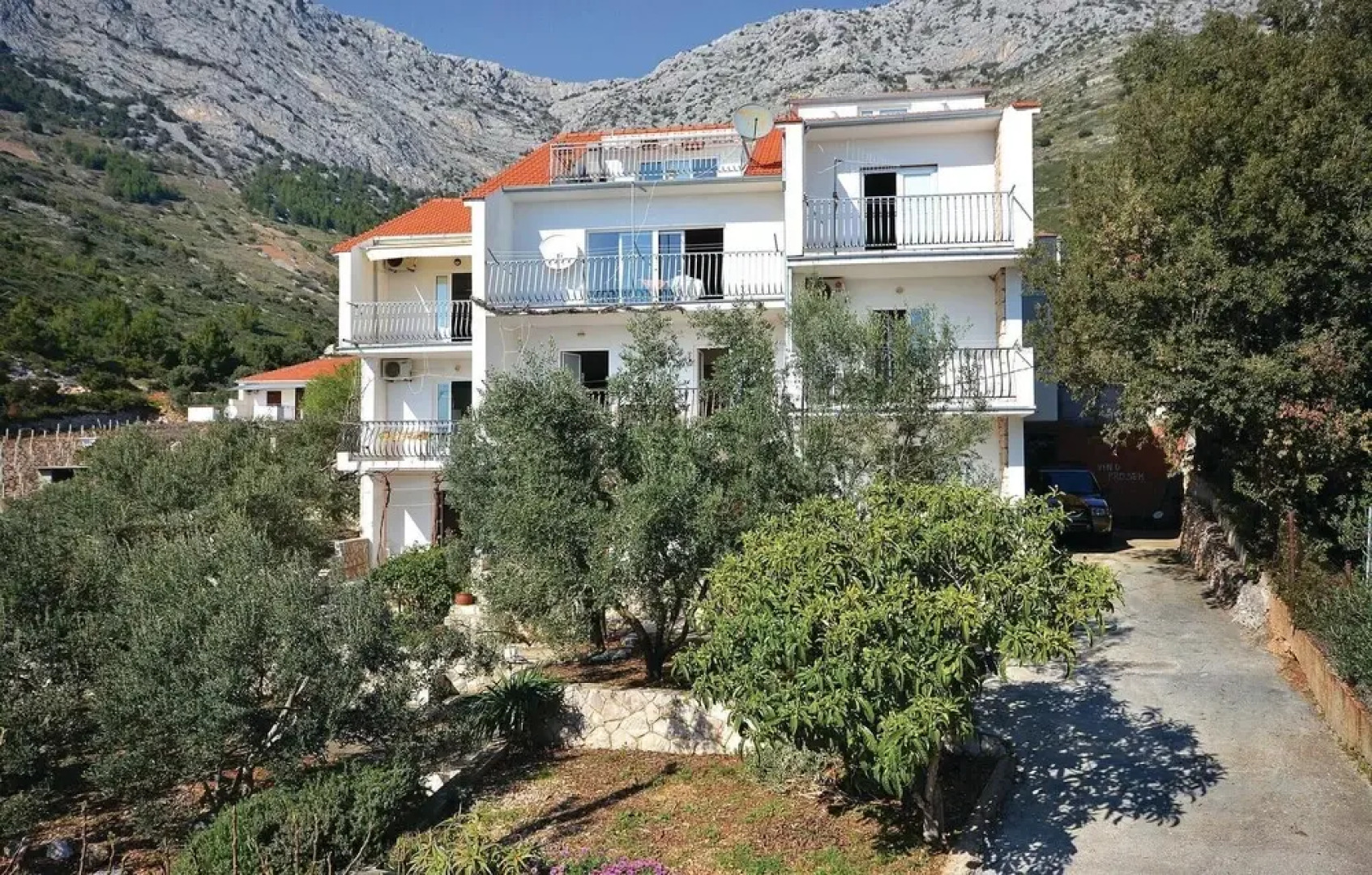 Amazing Home in Ivan Dolac With Wifi and 1 Bedrooms