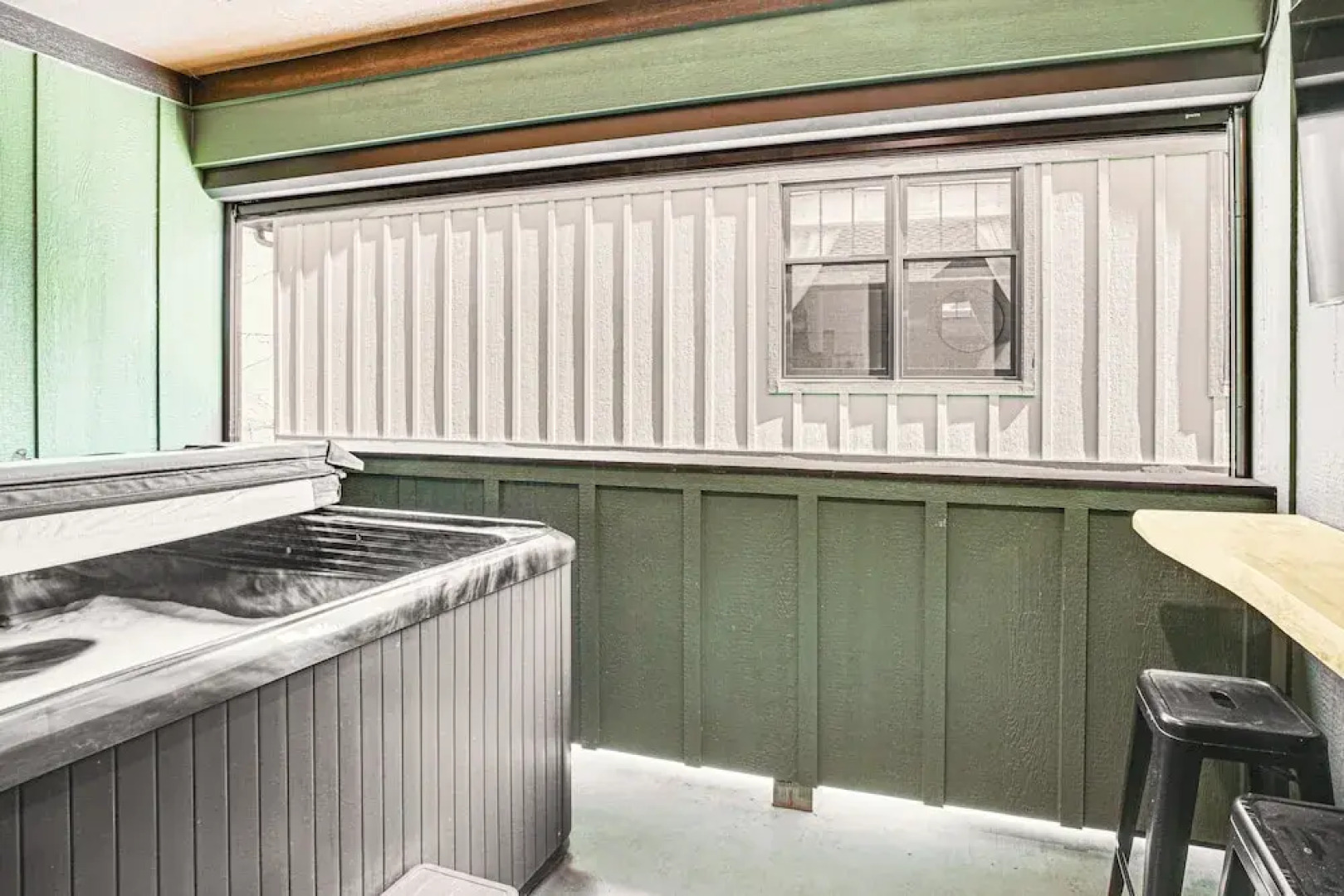 Dtwn Blowing Rock Condo w/ Private Hot Tub!