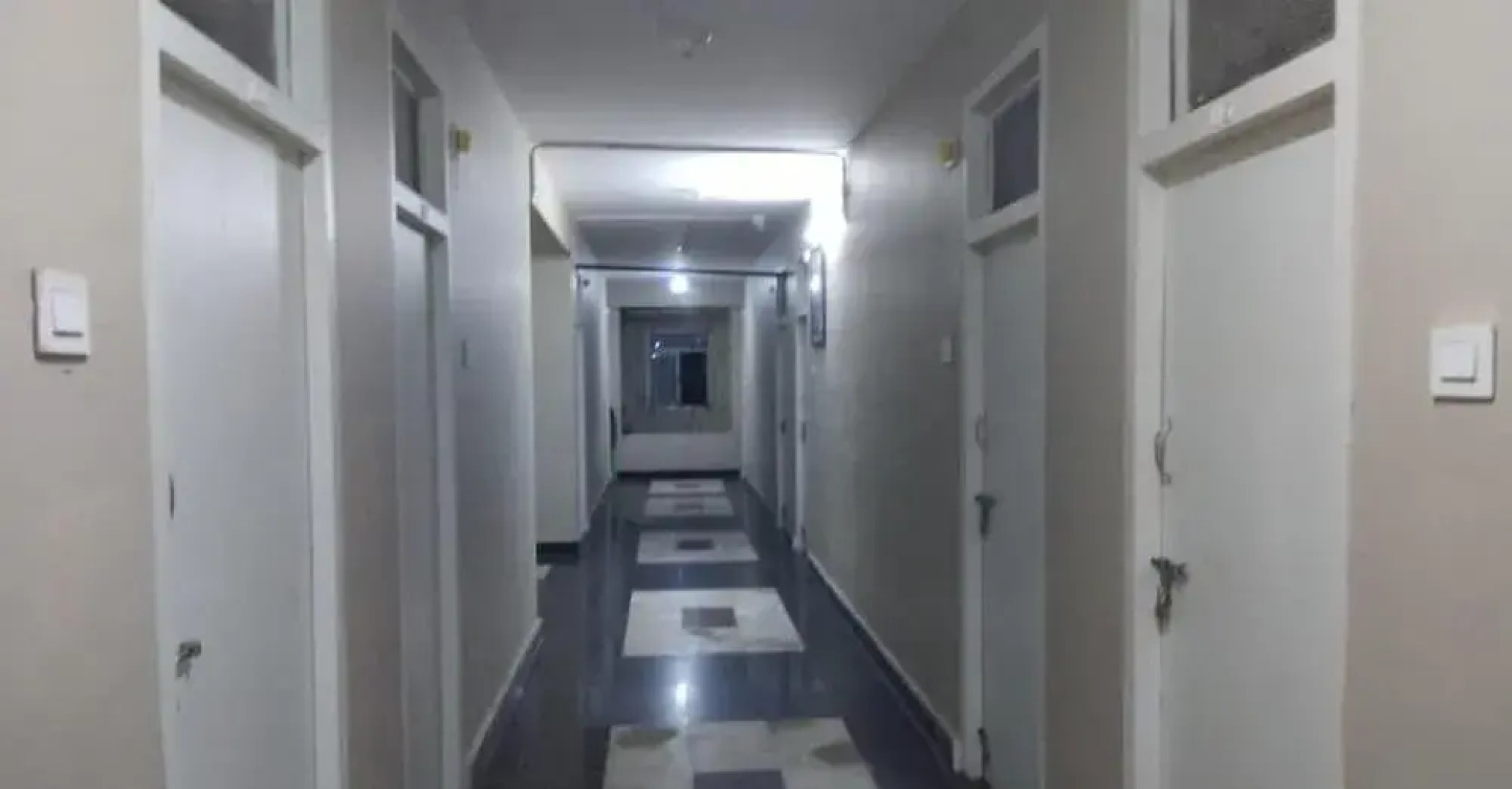 iROOMZ Subhadra Comforts