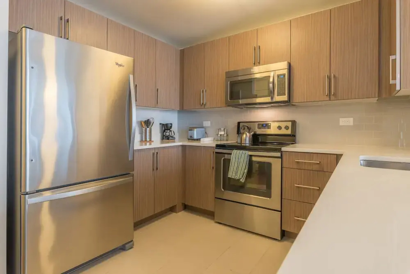 Skyline Luxury Home Suites at Newport