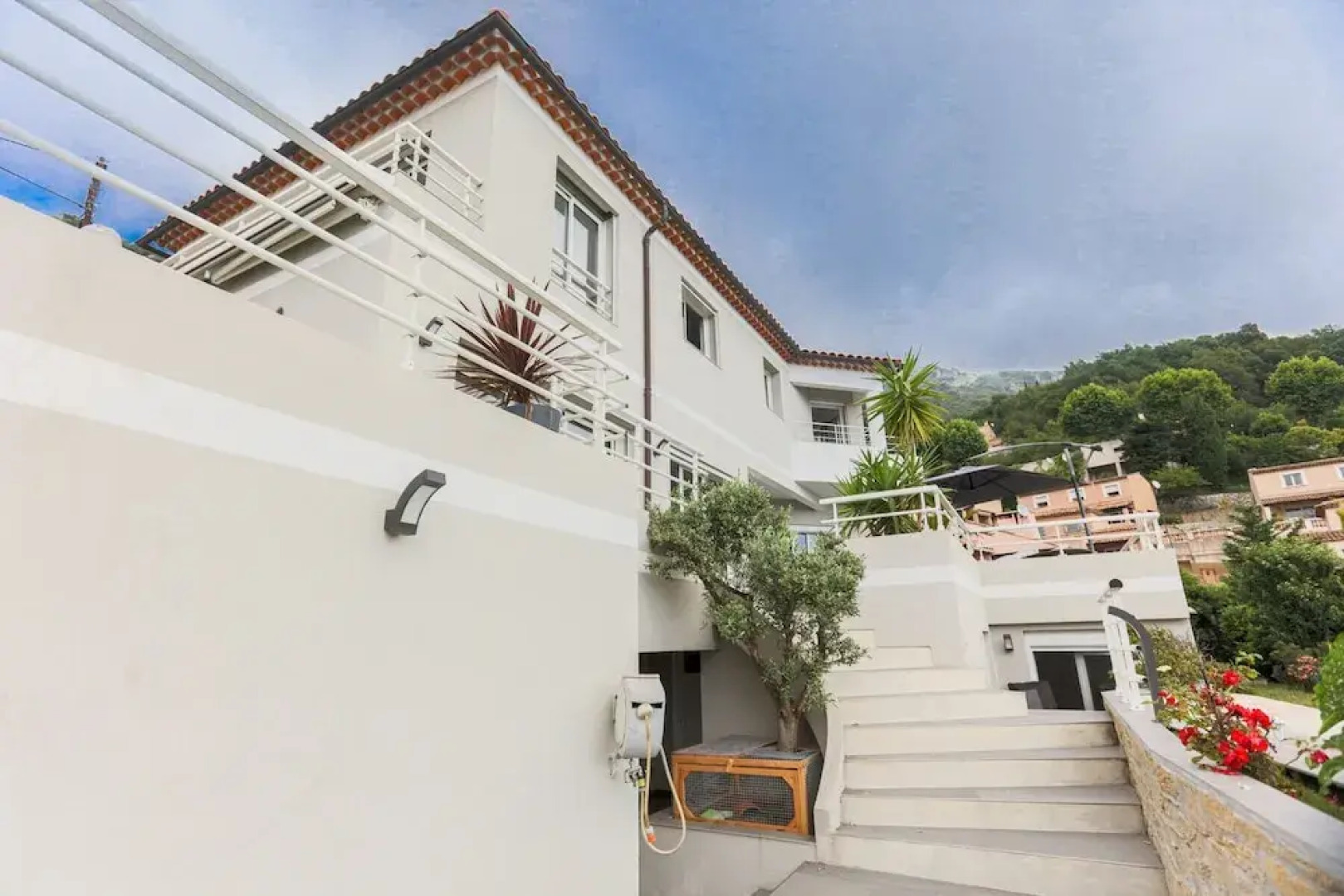 Monaco Vista VI4202 by Riviera Holiday H