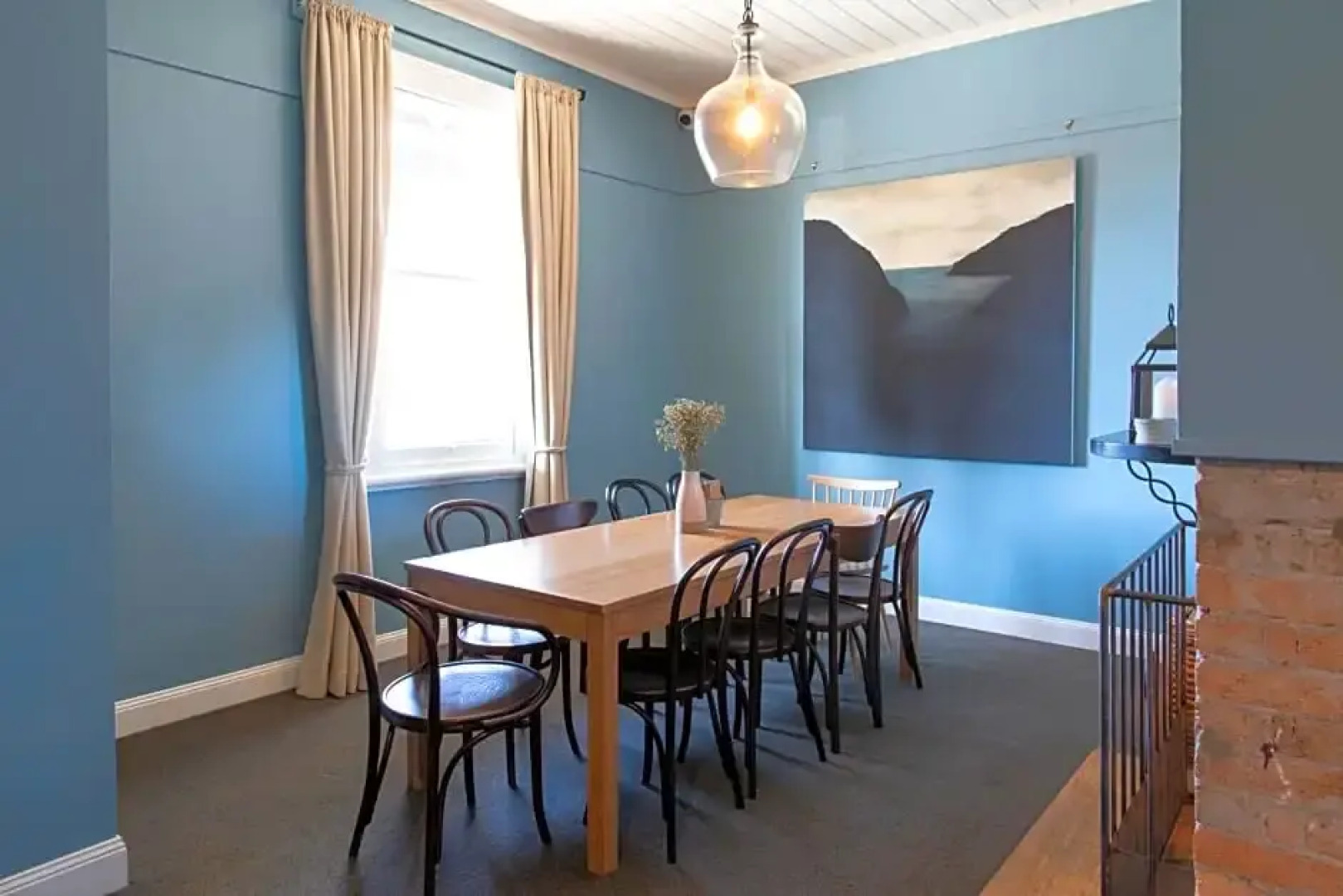 Robertson Public House