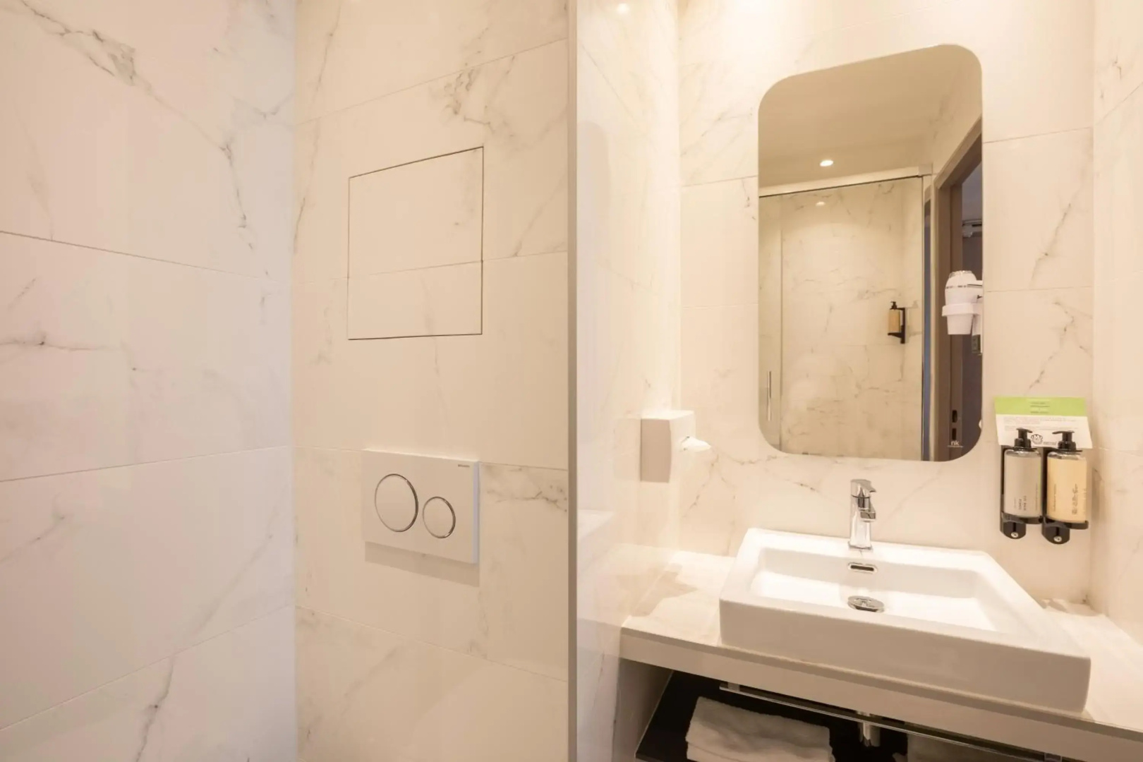 Hotel Apolonia Paris Montmartre, Sure Hotel Collection by BW