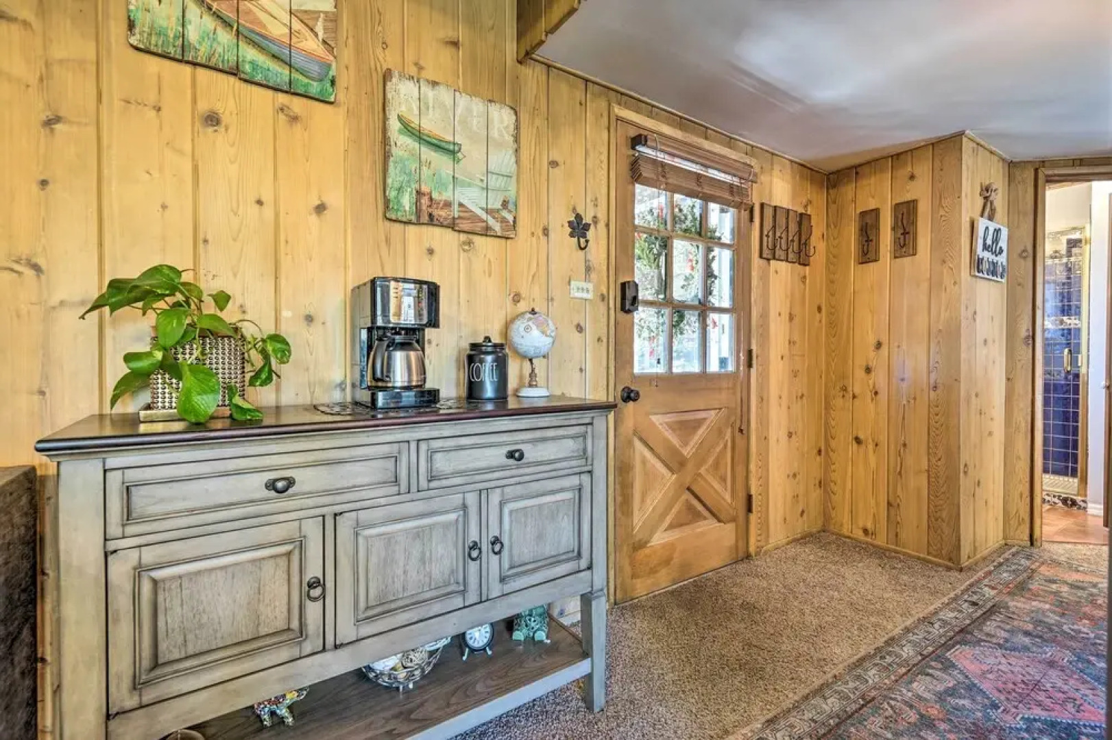Cute Cabin + Deck < 2 Mi to Lake Arrowhead Village