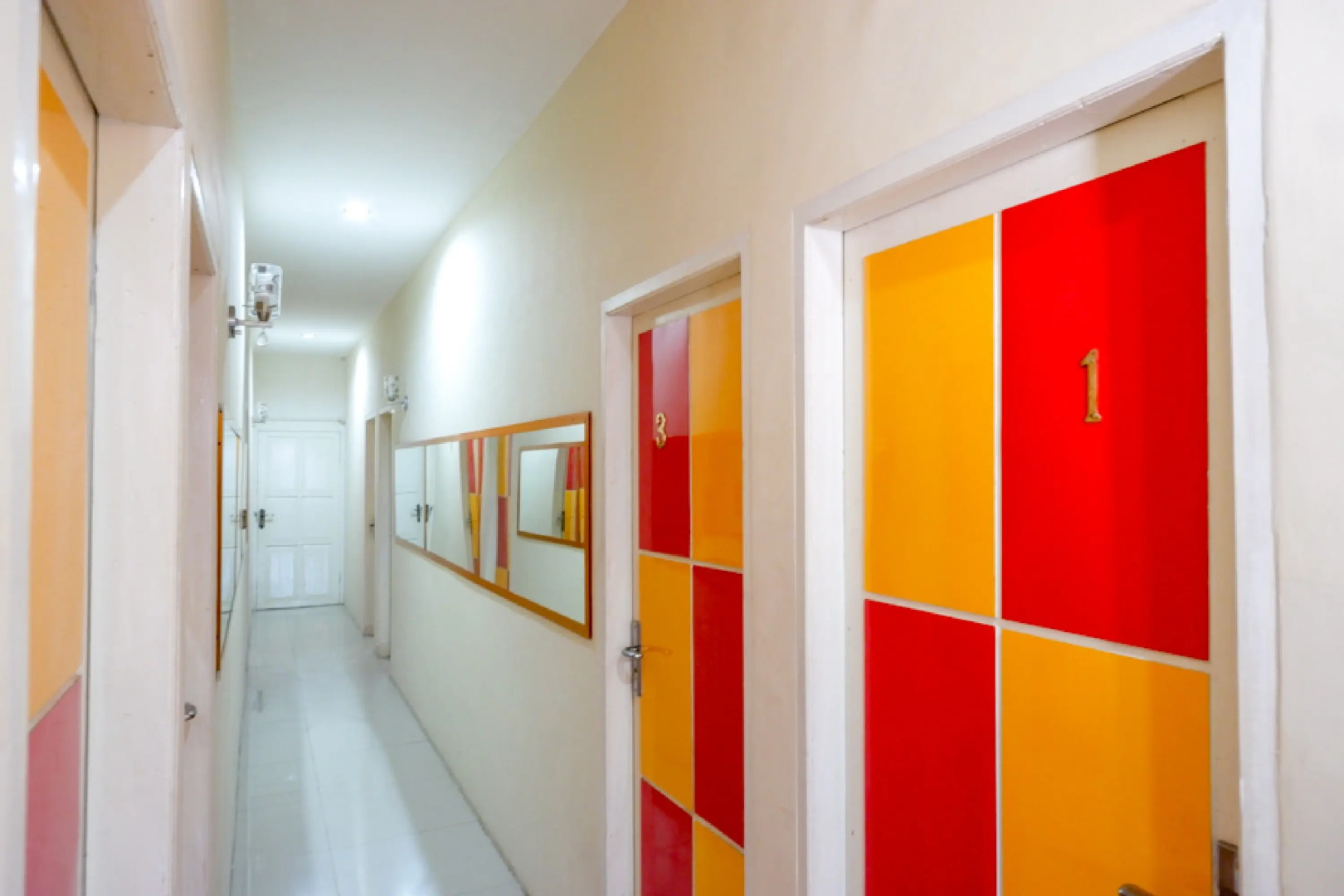 RedDoorz @ Hotel Grand Aulia Majene