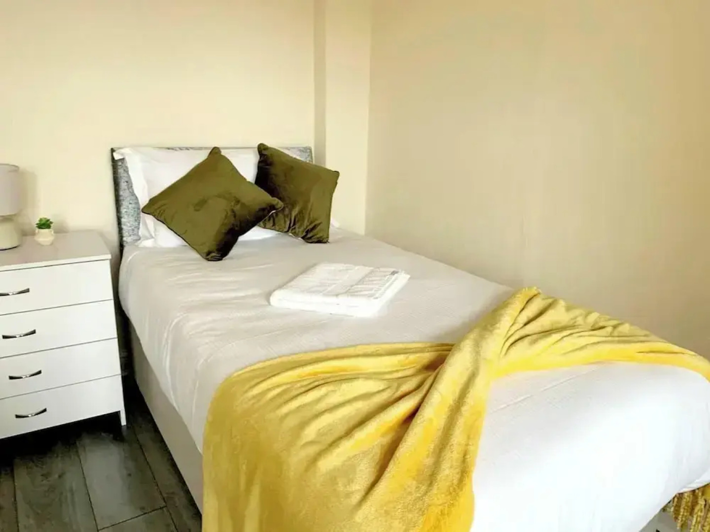 Spacious 4bed Home Near Woking Attractions&nature