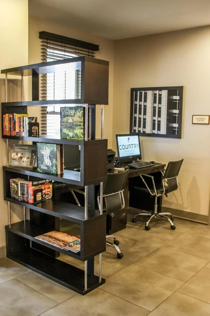 Country Inn & Suites by Radisson, Washington Dulles International Airport, VA