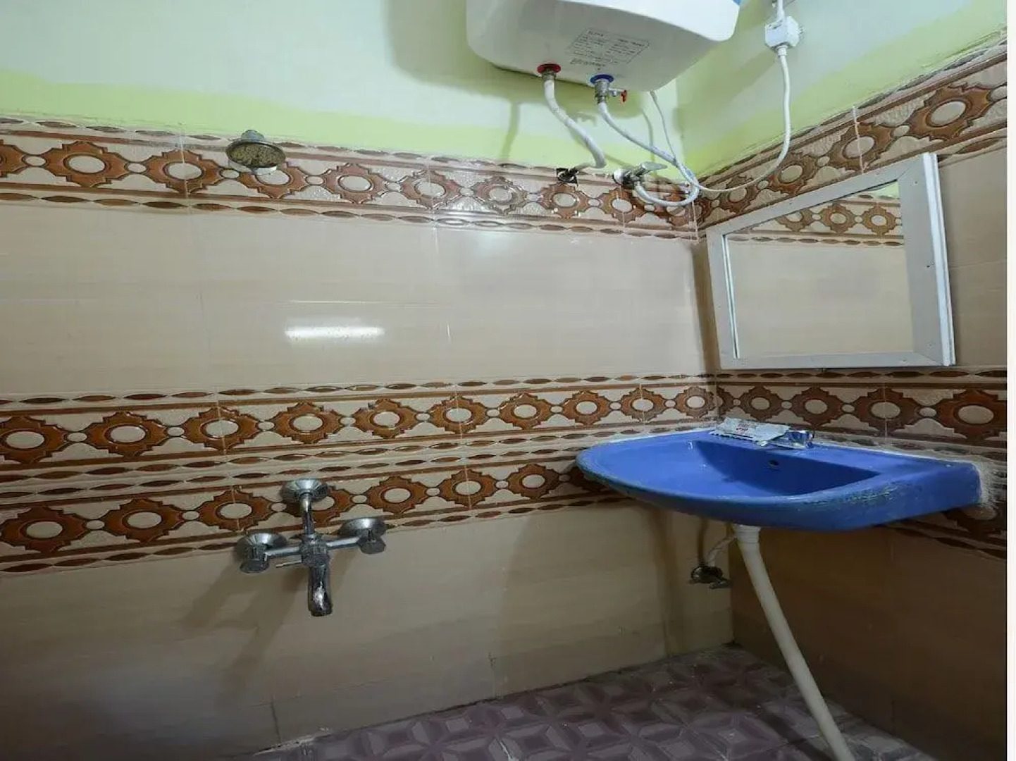 Oyo 29663 Sp Highway Inn