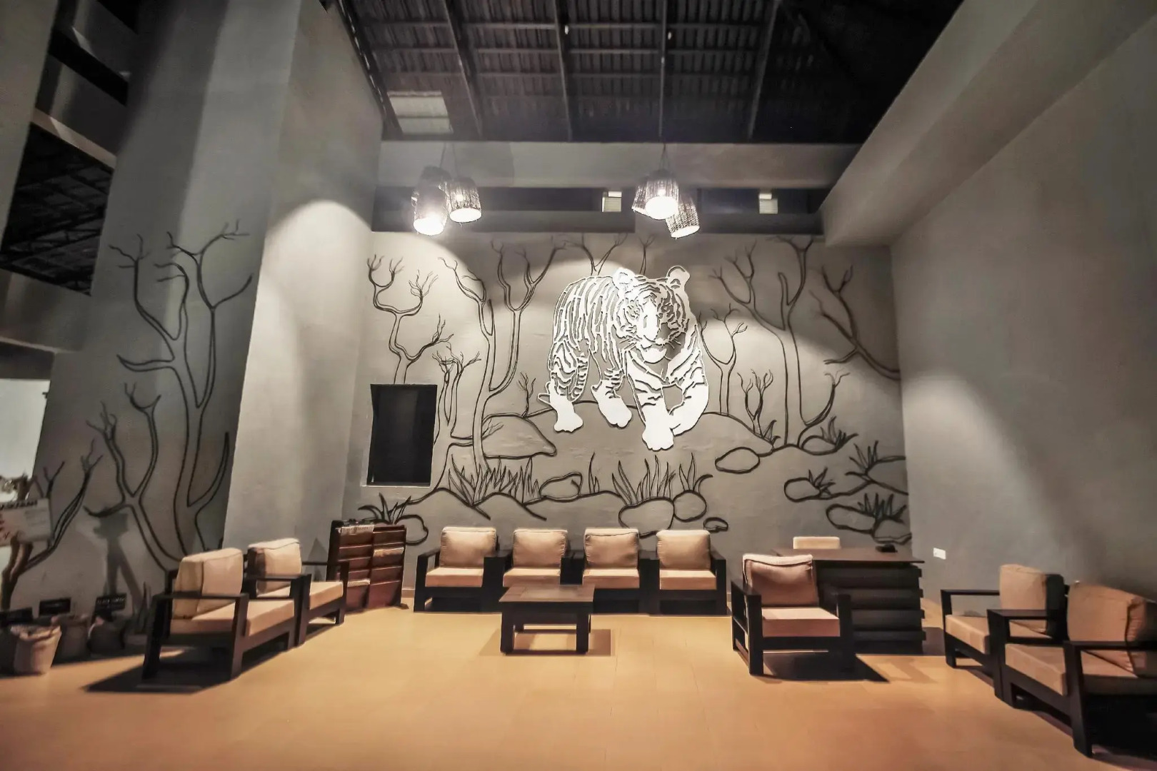 The Mountain Courtyard Thekady