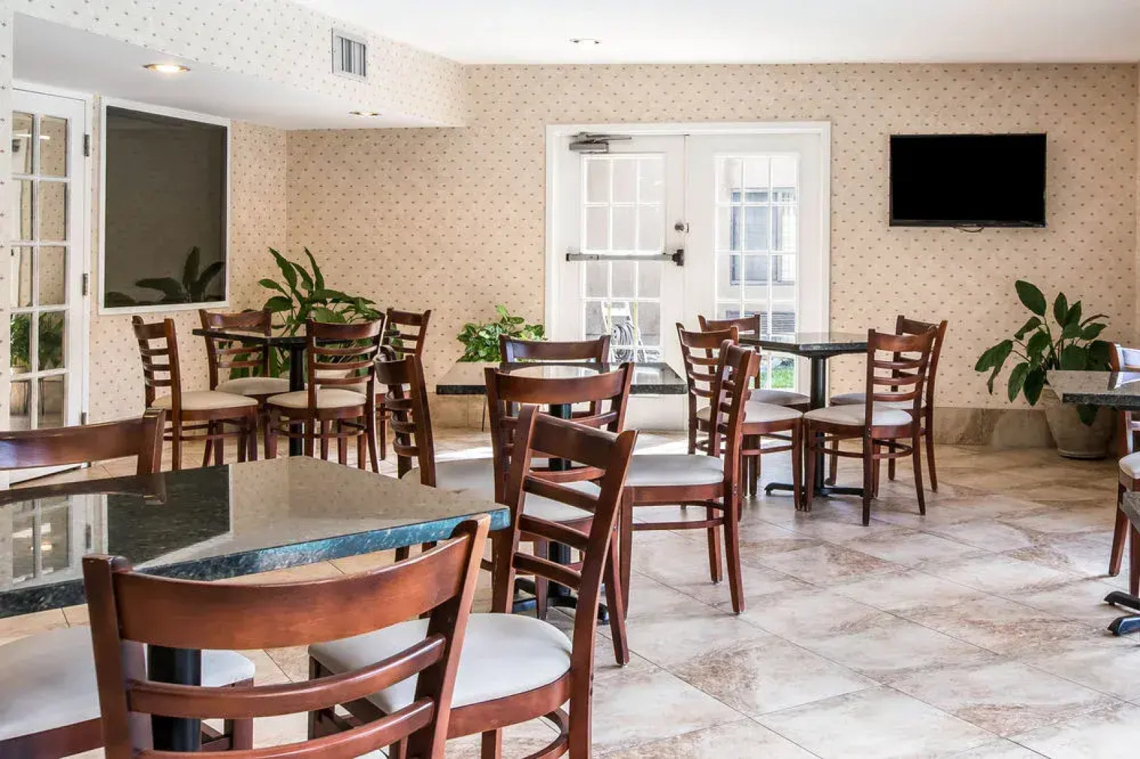 Comfort Inn & Suites at Robins Air Force Base