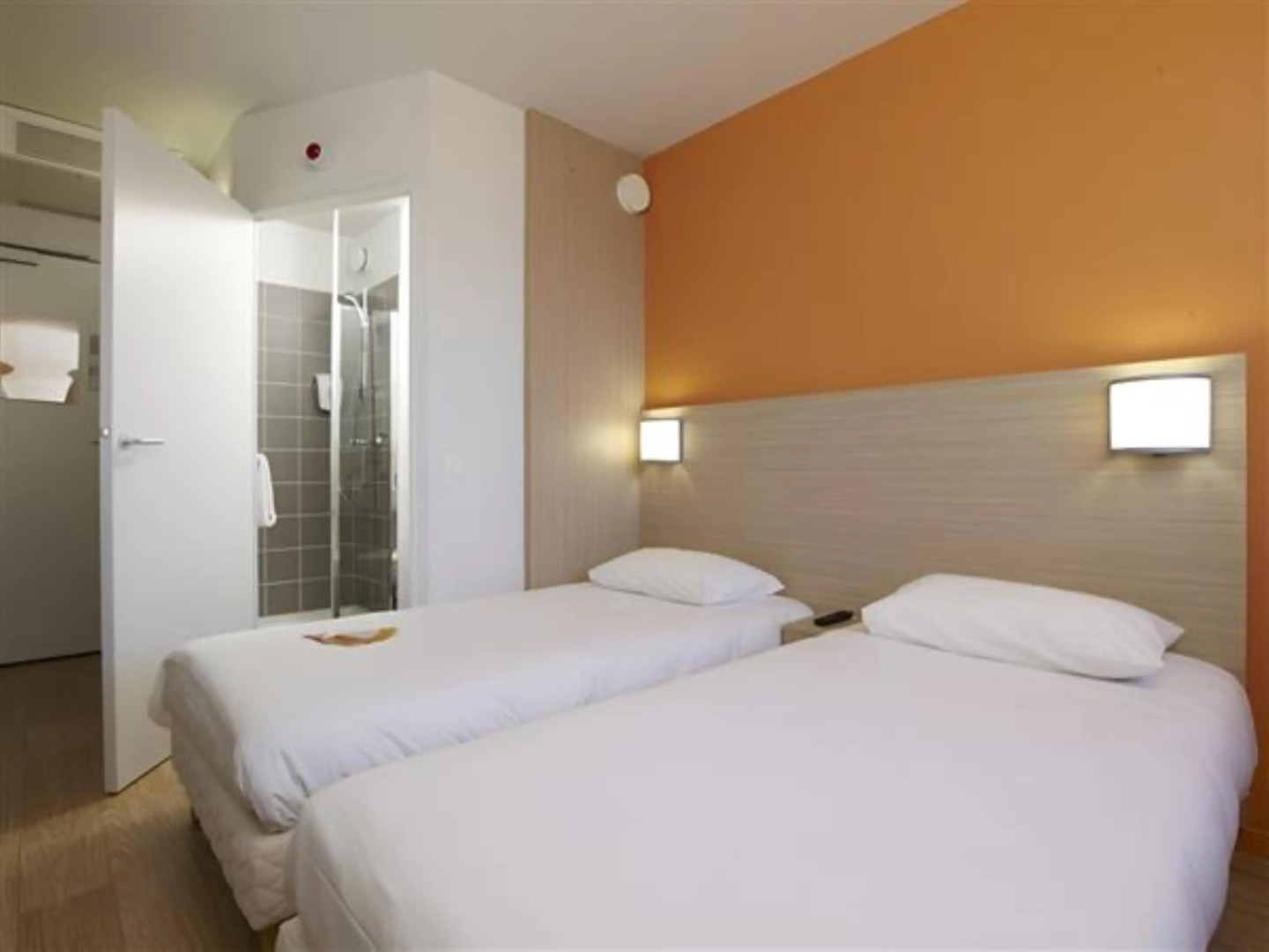 Hôtel Première Classe Caen Nord - Mémorial