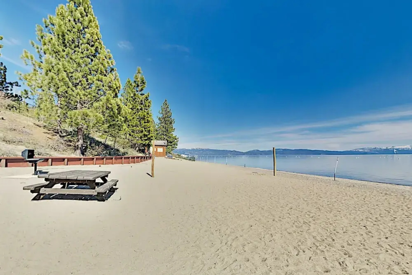 New Listing! Large Near Lake Tahoe & Beach 5 Bedroom Home