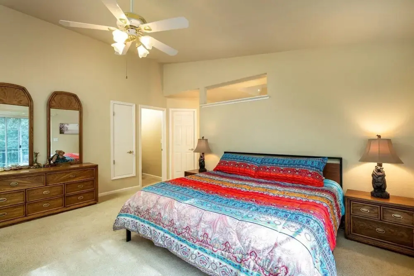 Happy Trails - Updated Home with Cozy Sunroom by Yosemite Region Resorts