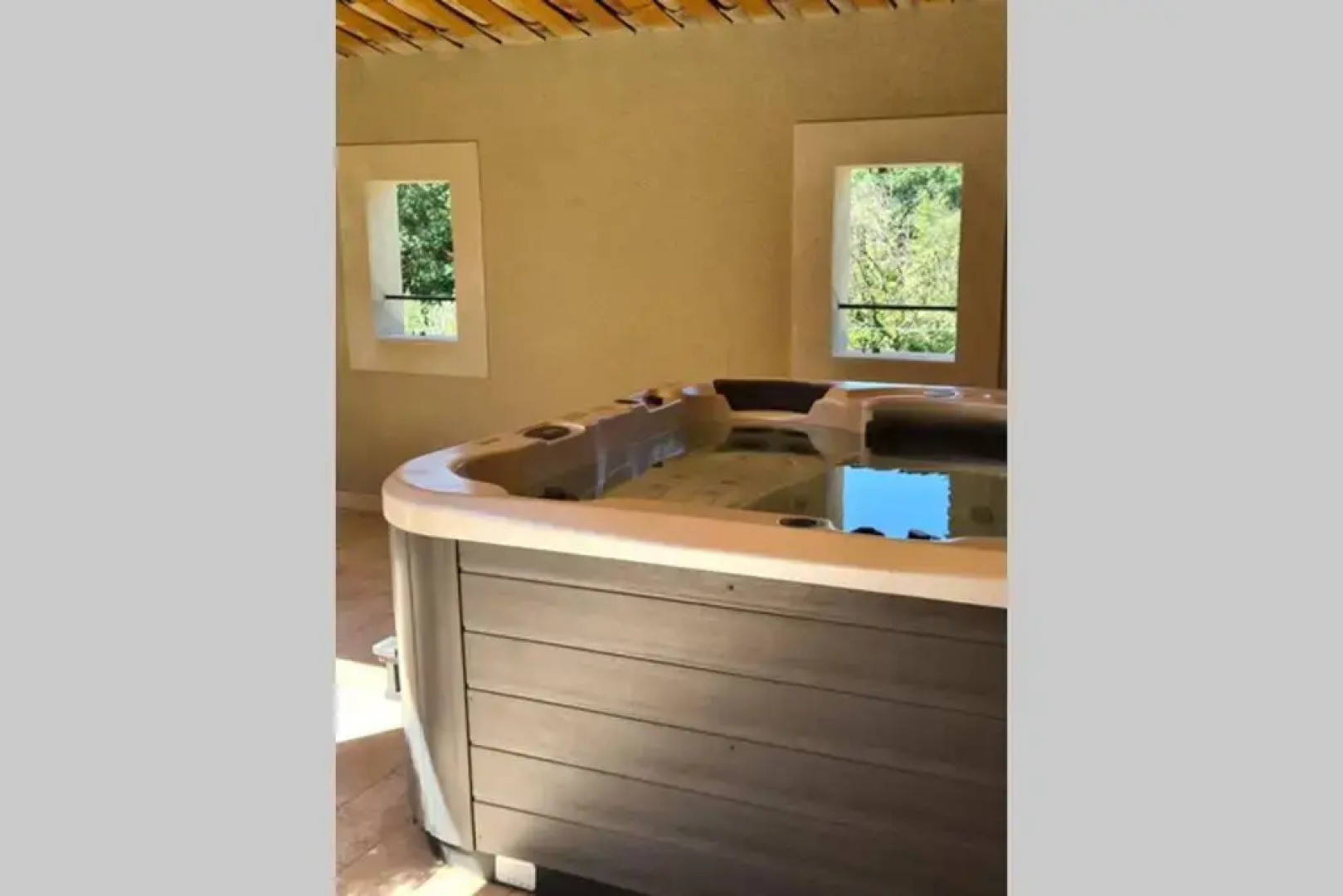 Le Cabanon de Nans. Gîte de charme en Provence.