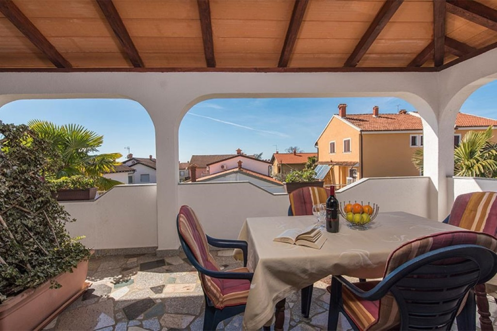 Apartment Neva - great location: A3 prvi kat do ulice  Novigrad, Istria