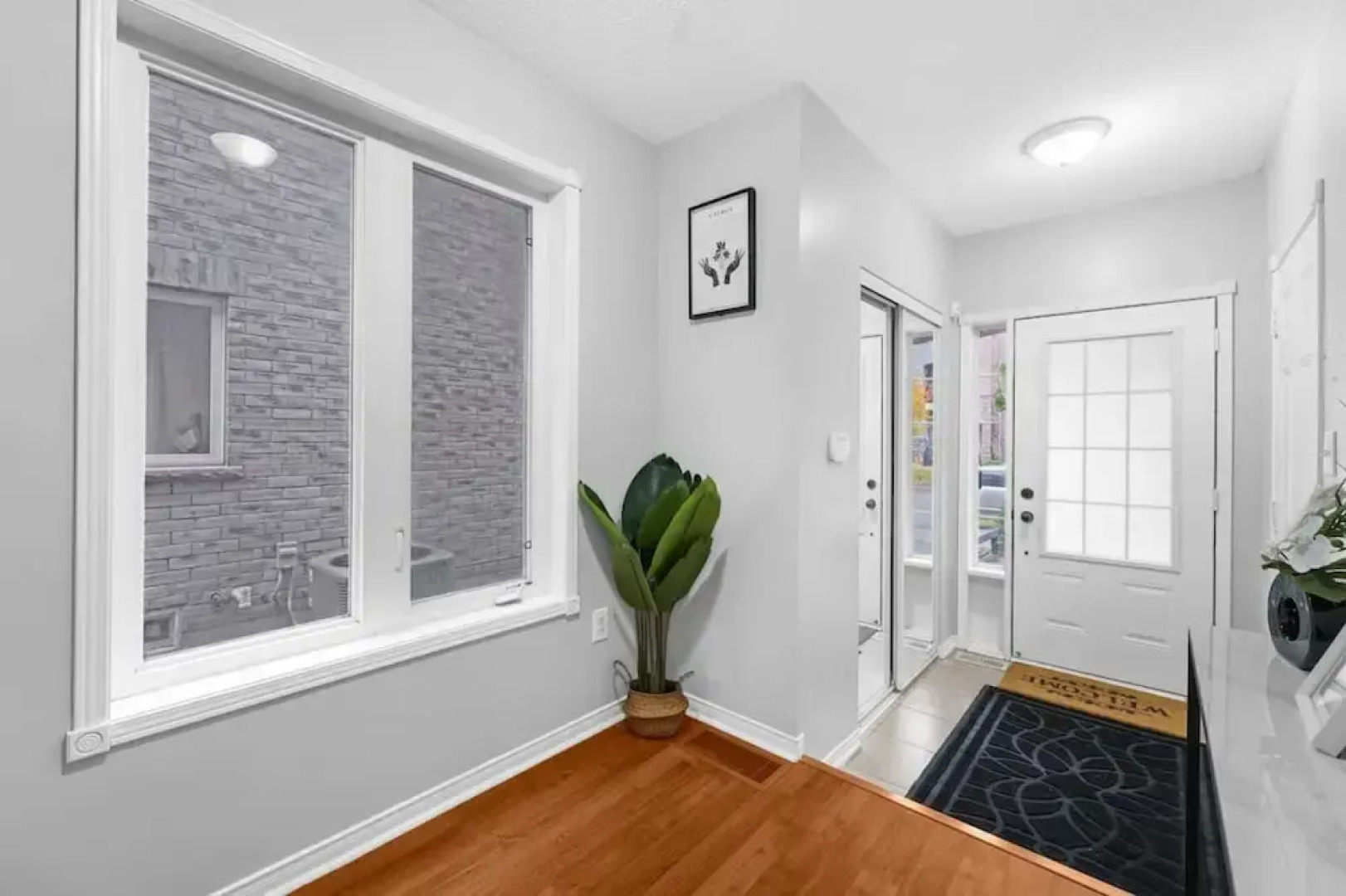 Chic 2BR House Newly Renovated Central Spot