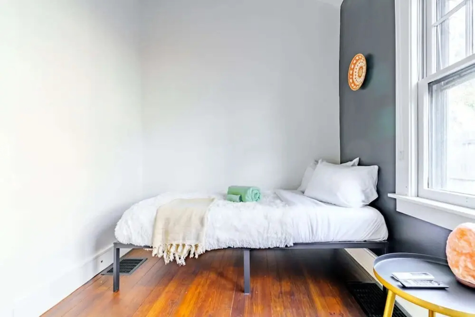 Prime Location Top Rated Clean Parking Free