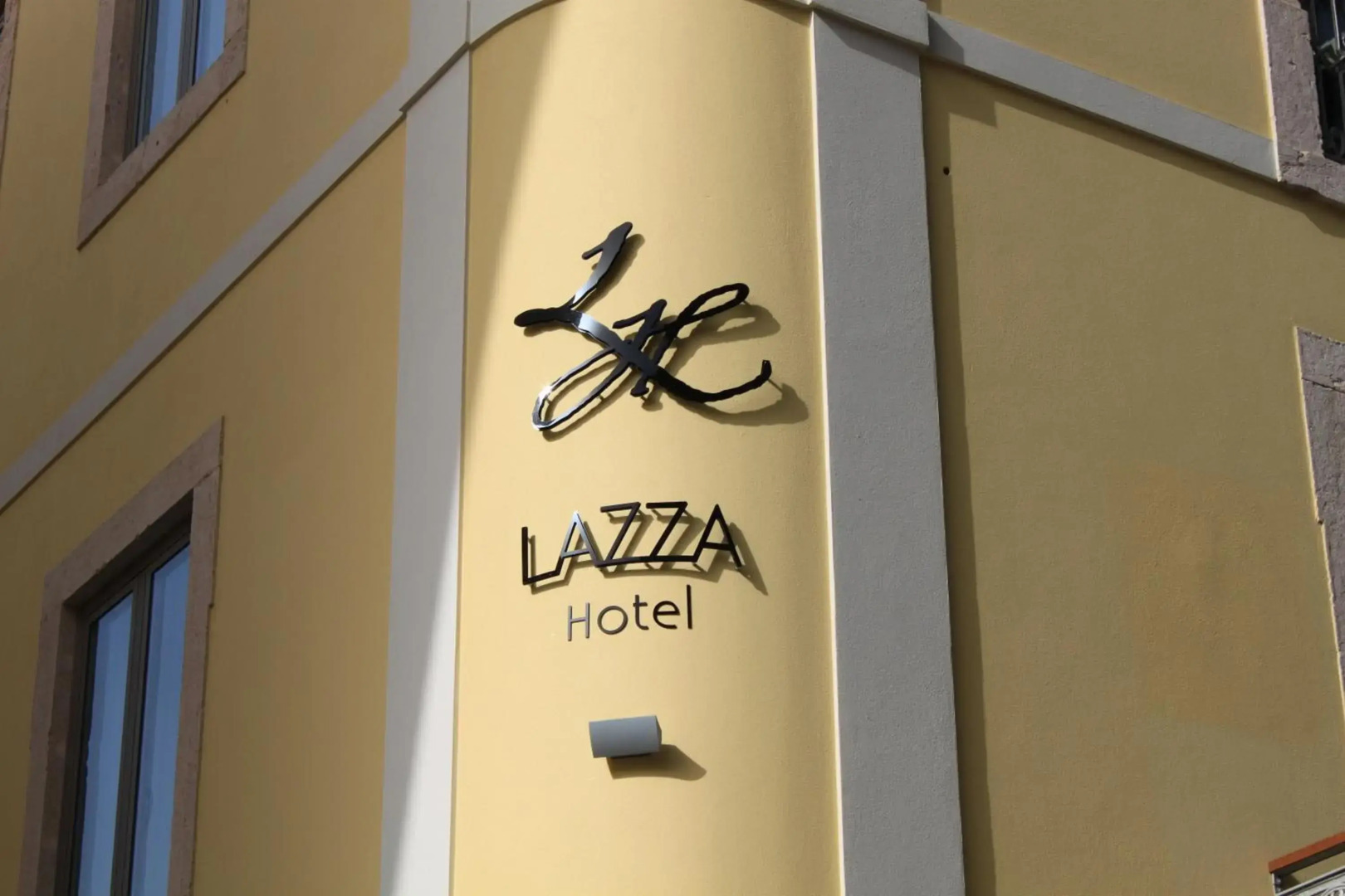 Lazza Hotel