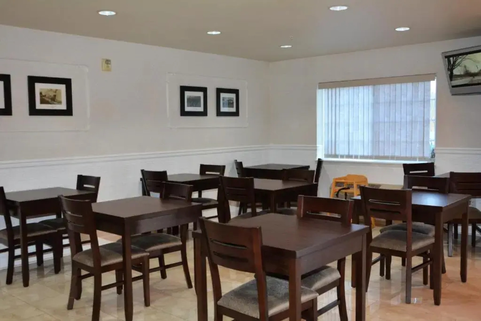 FairBridge Inn & Suites Dupont