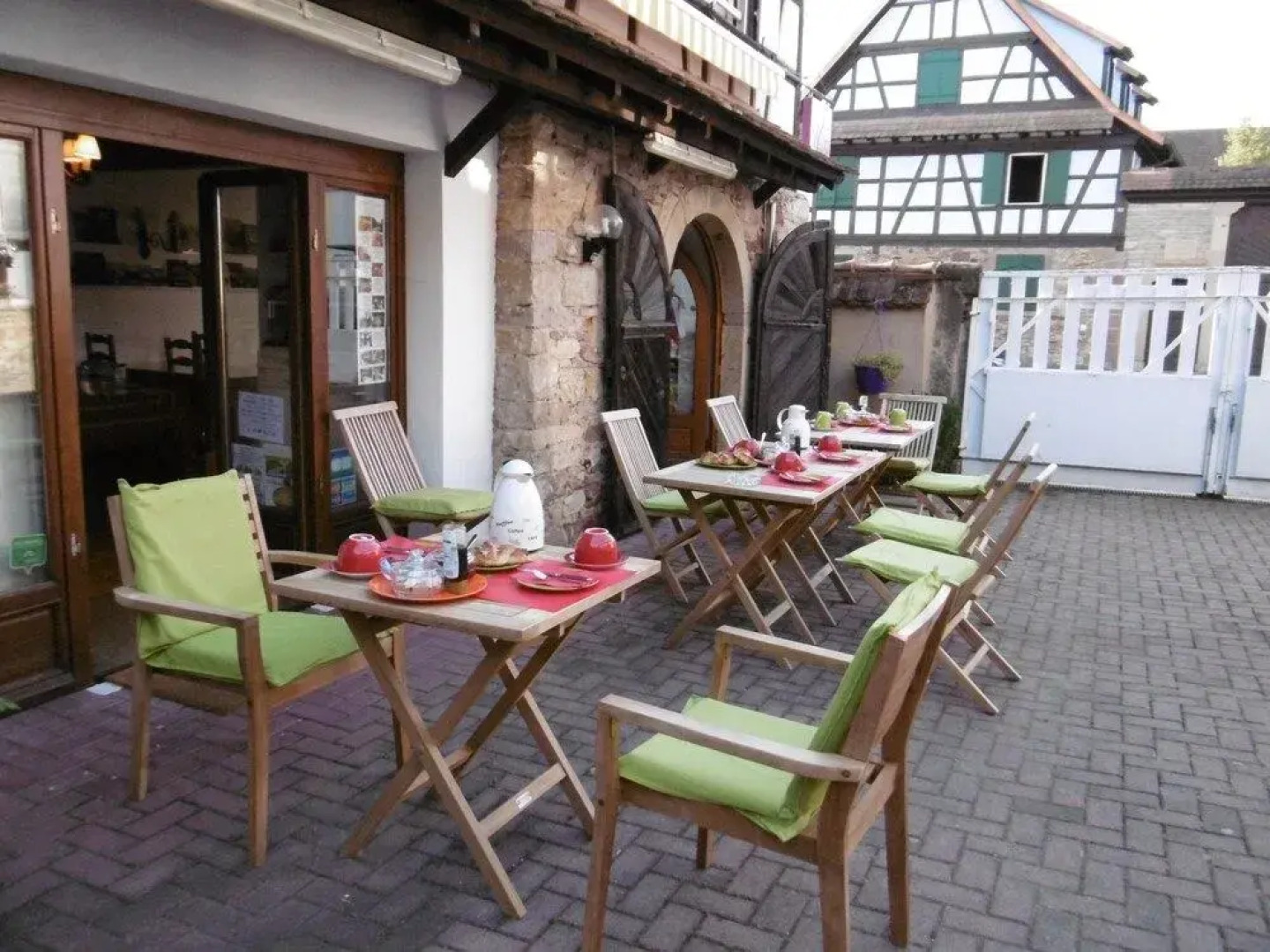 Gîtes et Chambre d'Hôtes A l'Arc en Ciel