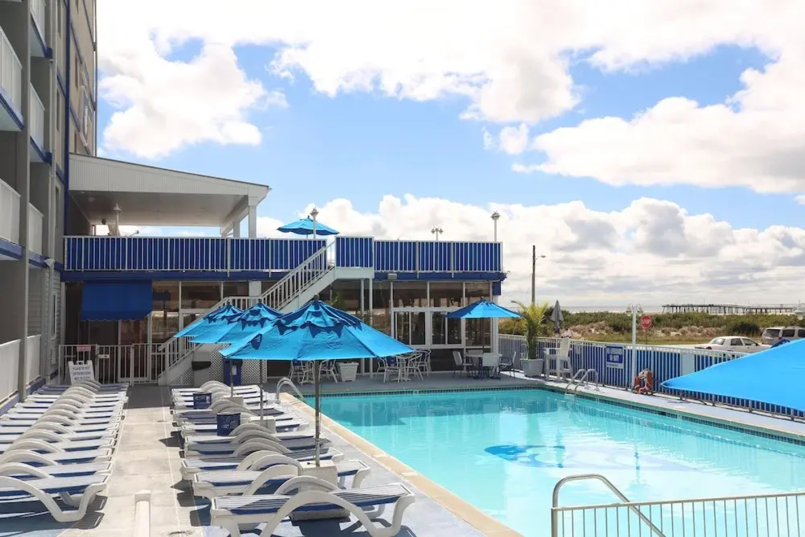 Adventurer Oceanfront Inn