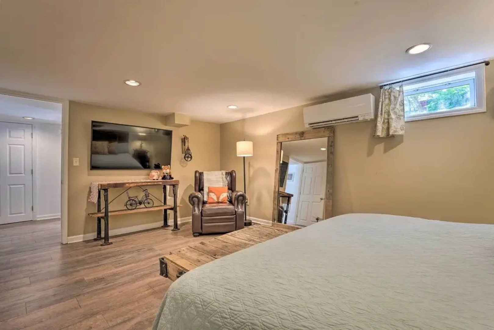 Black Mountain Retreat - Fire Pit & Near Kayaking!