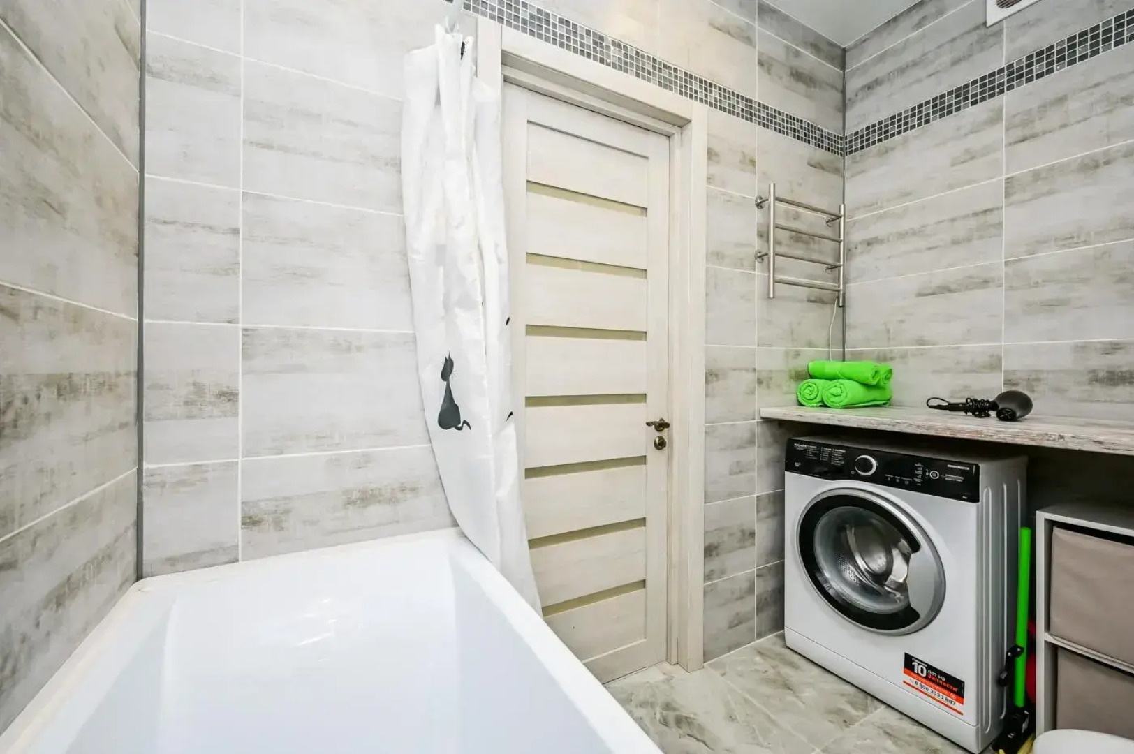 Погостим на улице Дмитрия Михайлова 12