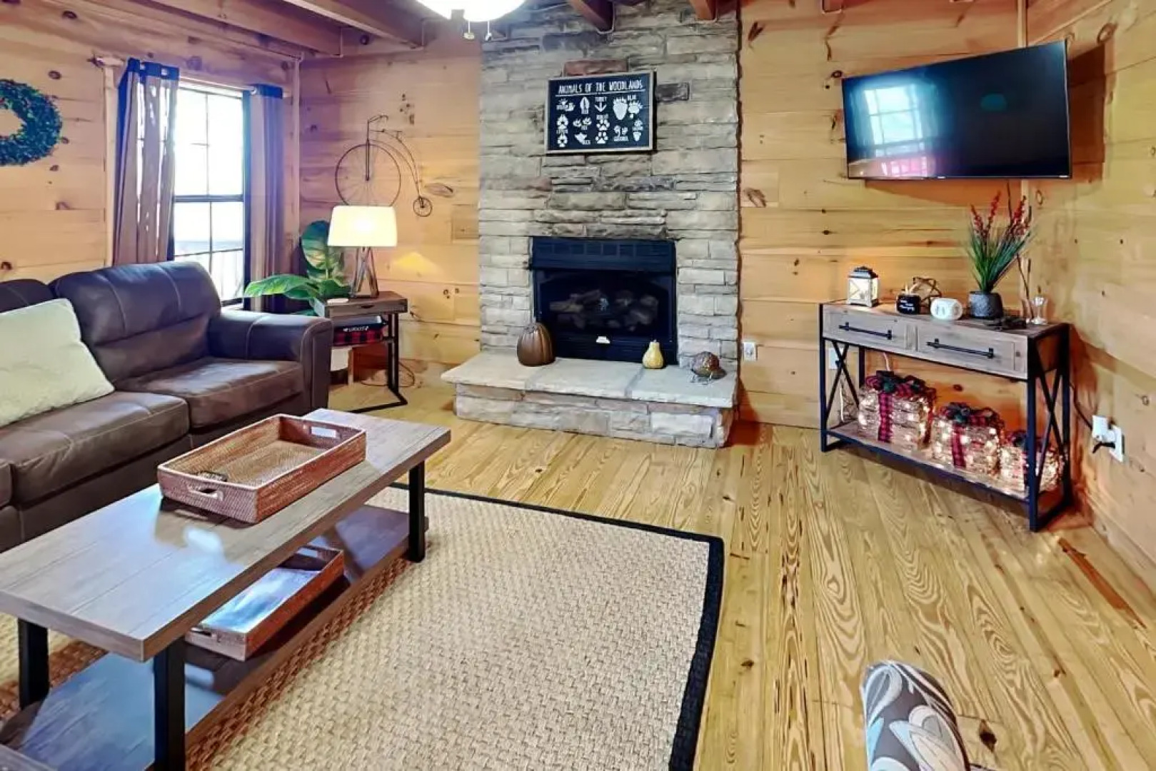 Sunset Lodge, 3 Bedrooms, Hot Tub, Fireplace