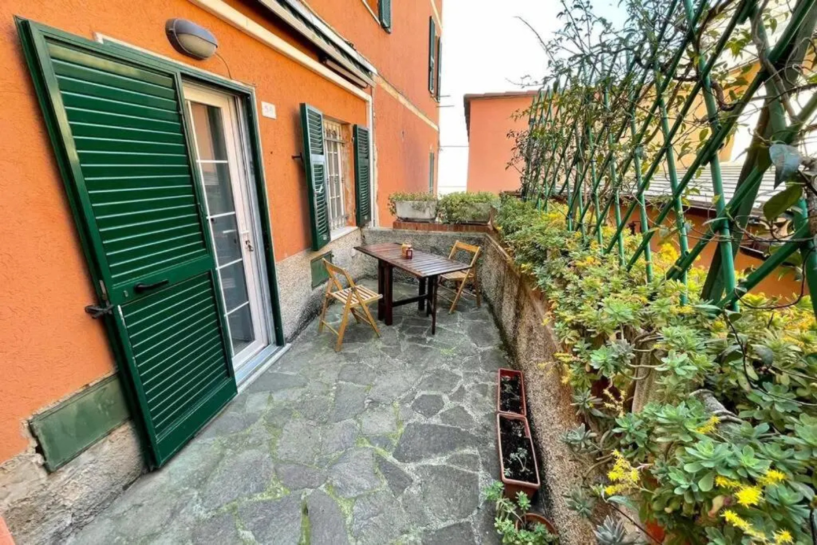 Framura, Ampio appartamento con terrazzo vista mare