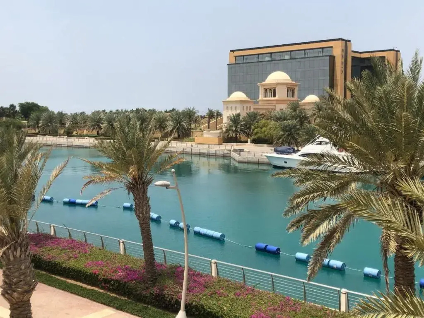 2 bedrooms apartment in Marina 1 towers king Abdullah economy city شقه غرفتين في المارينا ١
