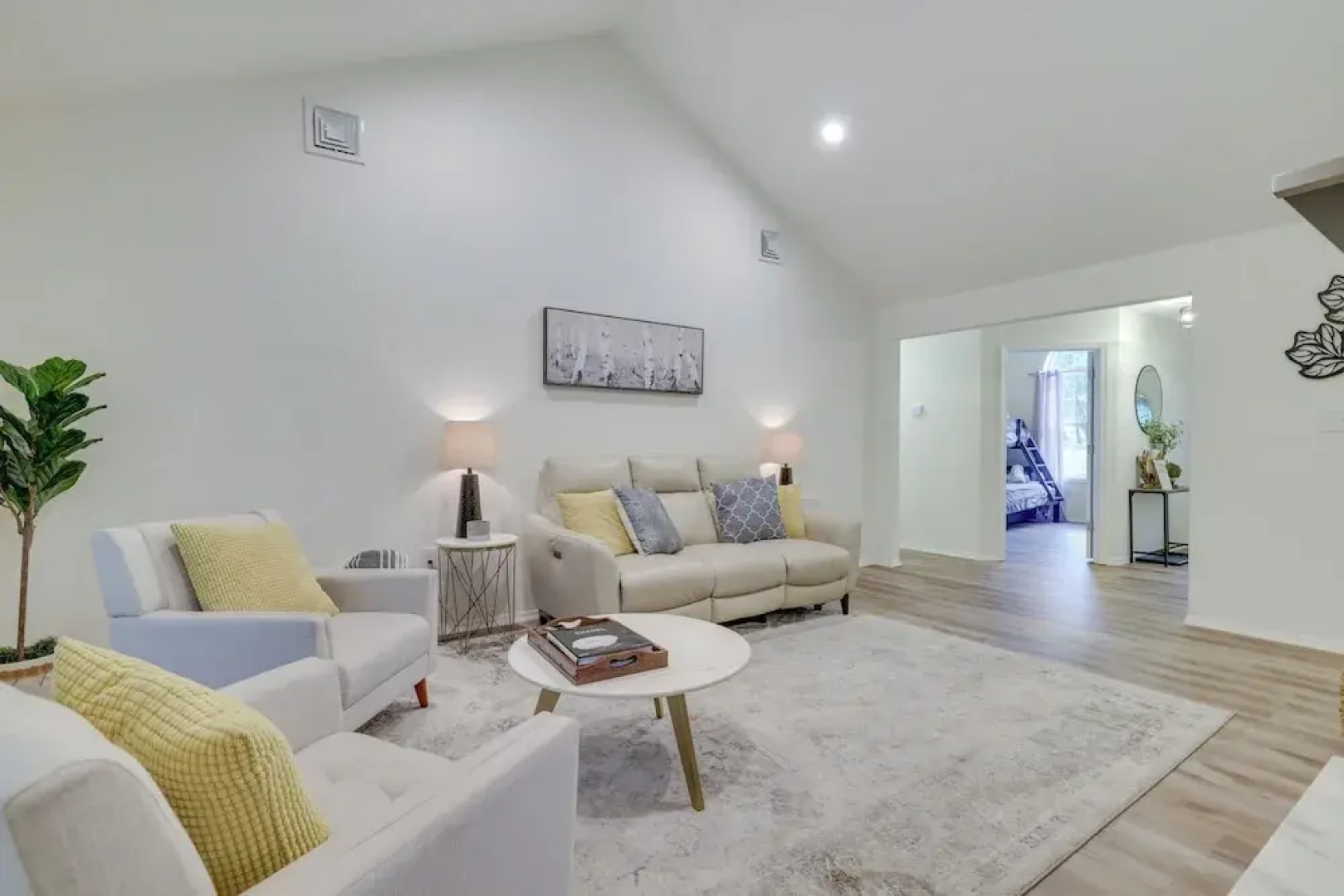 7 Mi to Camelback Mtn: Chic Penn Estates Home