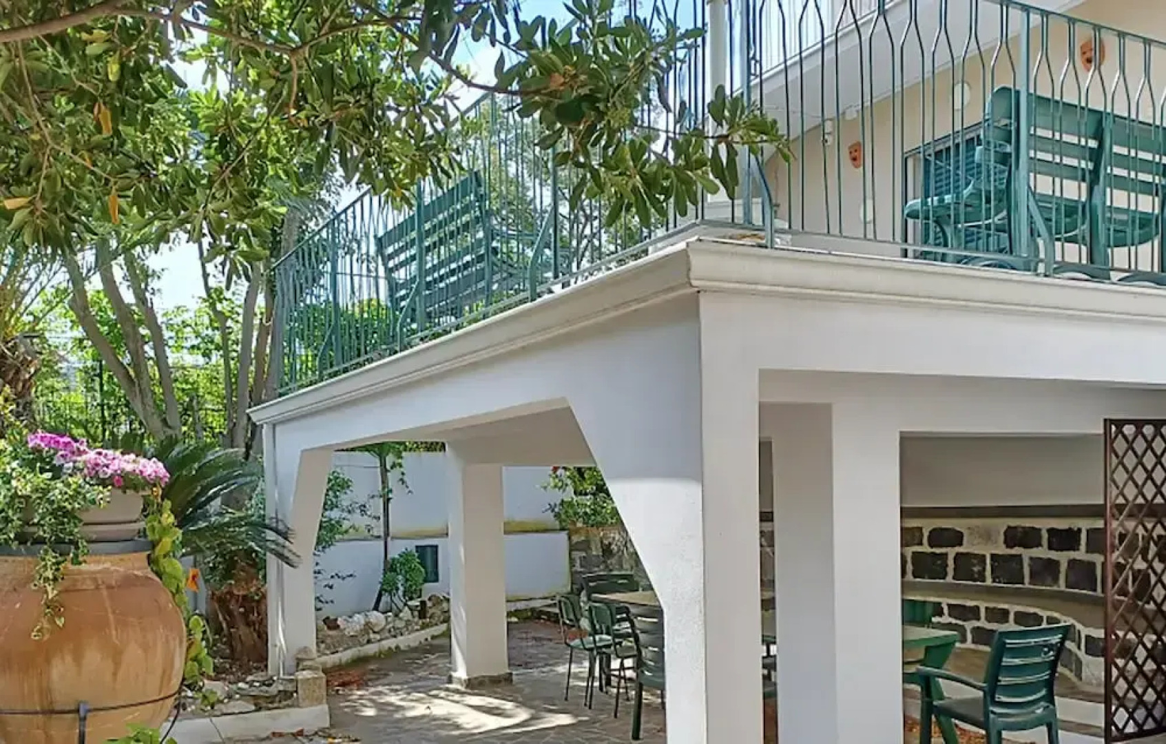 Stunning Home in Villa San Giovanni With 4 Bedrooms and Wifi