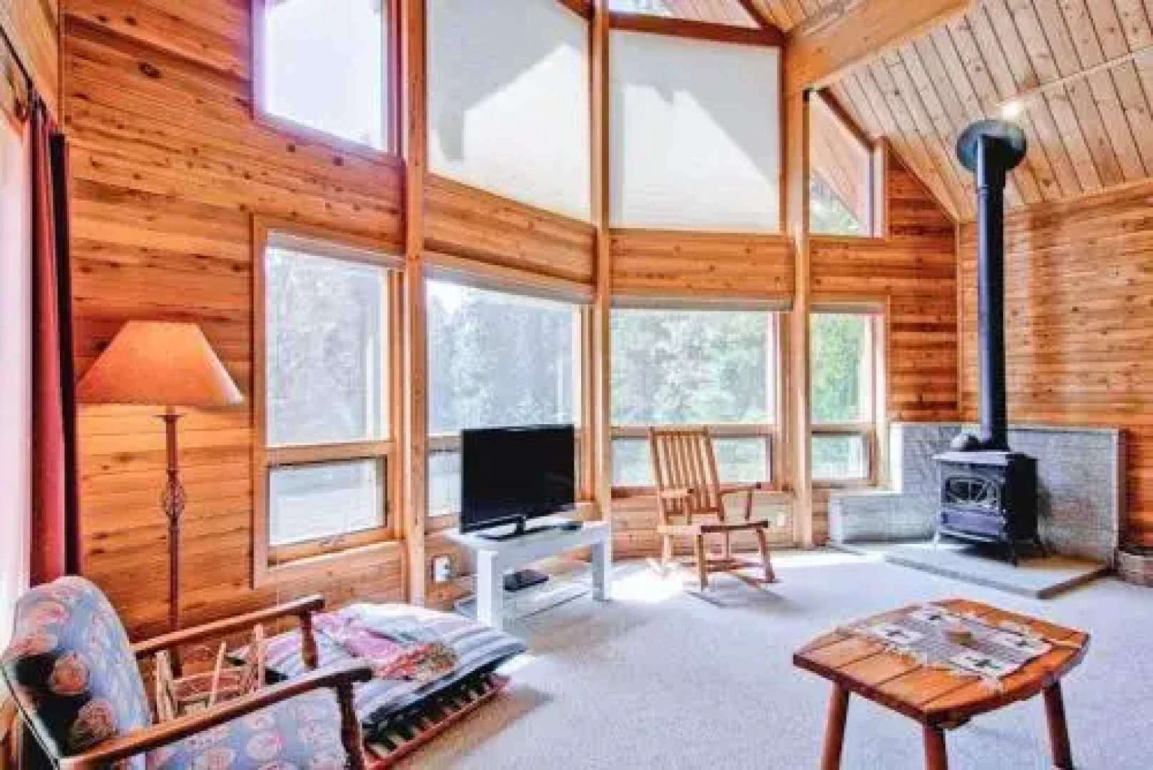 Red Fox Retreat - 2BR/2BA Tri-Level Home