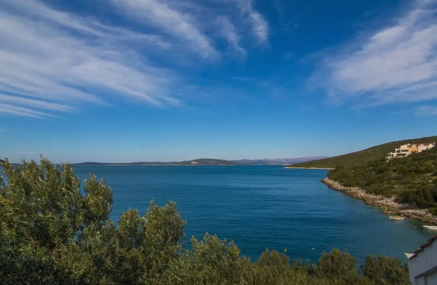 Stunning 7-bed Villa in Maslinica With Pool