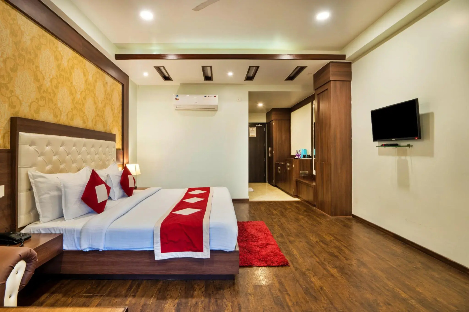 Hotel The Royal Krishna